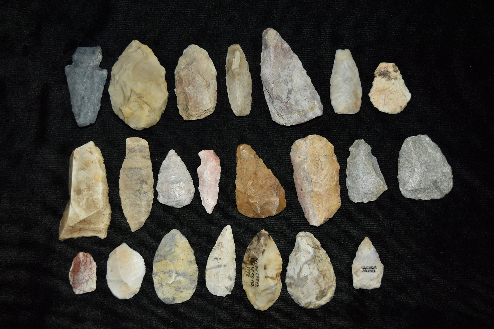 Lot of Common Woodland and Archaic Blades and Points,: Lot of Common Woodland and Archaic Blades and Points, Clark Co, Missouri FB Rodney Harvey