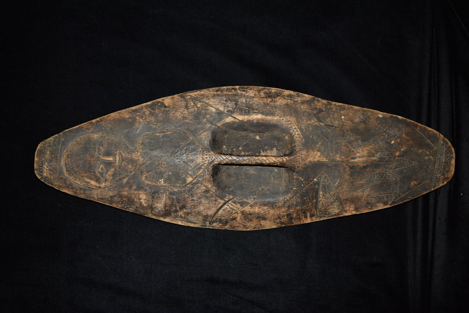 28 1/2" 1800s African Wooden Shield with Carvings: 28 1/2" 1800s African Wooden Shield with Carvings