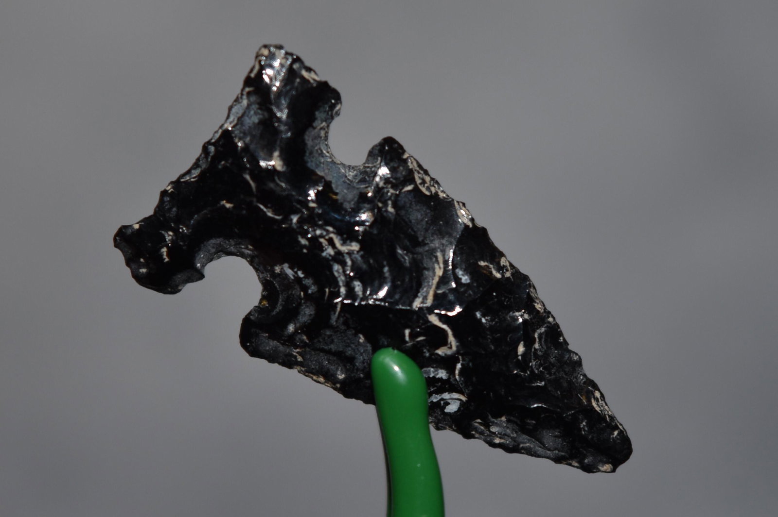 1 1/8" Obsidian Ishi Point, Lake Co, Oregon, Gem Grade: 1 1/8" Obsidian Ishi Point, Lake Co, Oregon, Gem Grade Arrowhead, Native American Artifact