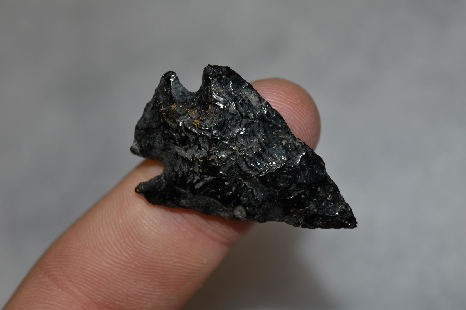 1 1/2" Obsidian Side Notch Point, Lake Co, Oregon, Gem (1 of 4)