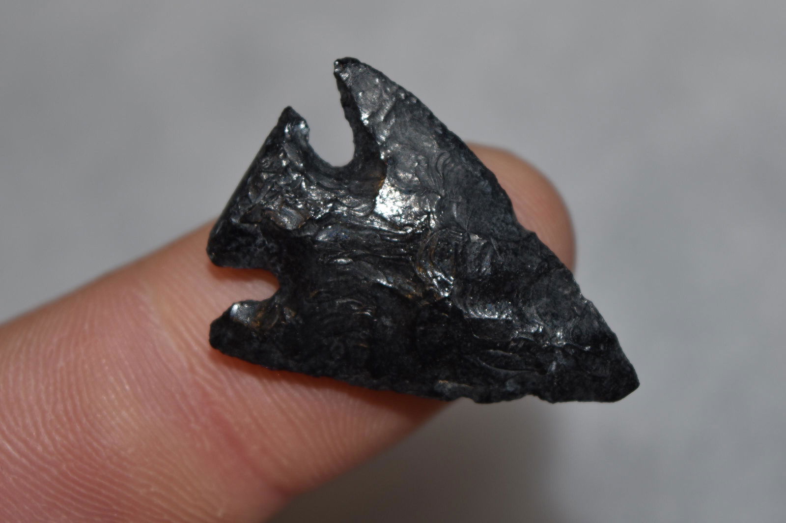 1 1/4" Obsidian Side Notch Point, Lake Co, Oregon, Gem (1 of 4)