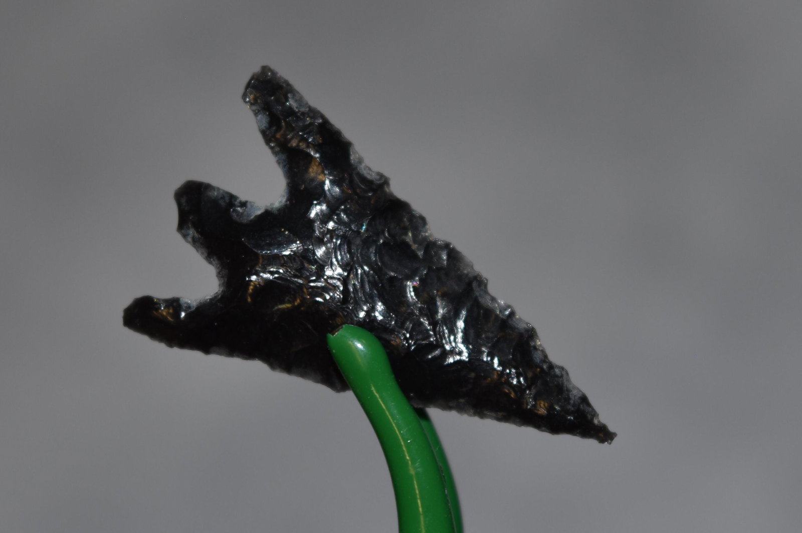 1 1/16" Gunther Point, Obsidian, Rouge River, Oregon,: 1 1/16" Gunther Point, Obsidian, Rouge River, Oregon, Ex Jim Bennett, Gem Grade Arrowhead, Native American Artifact