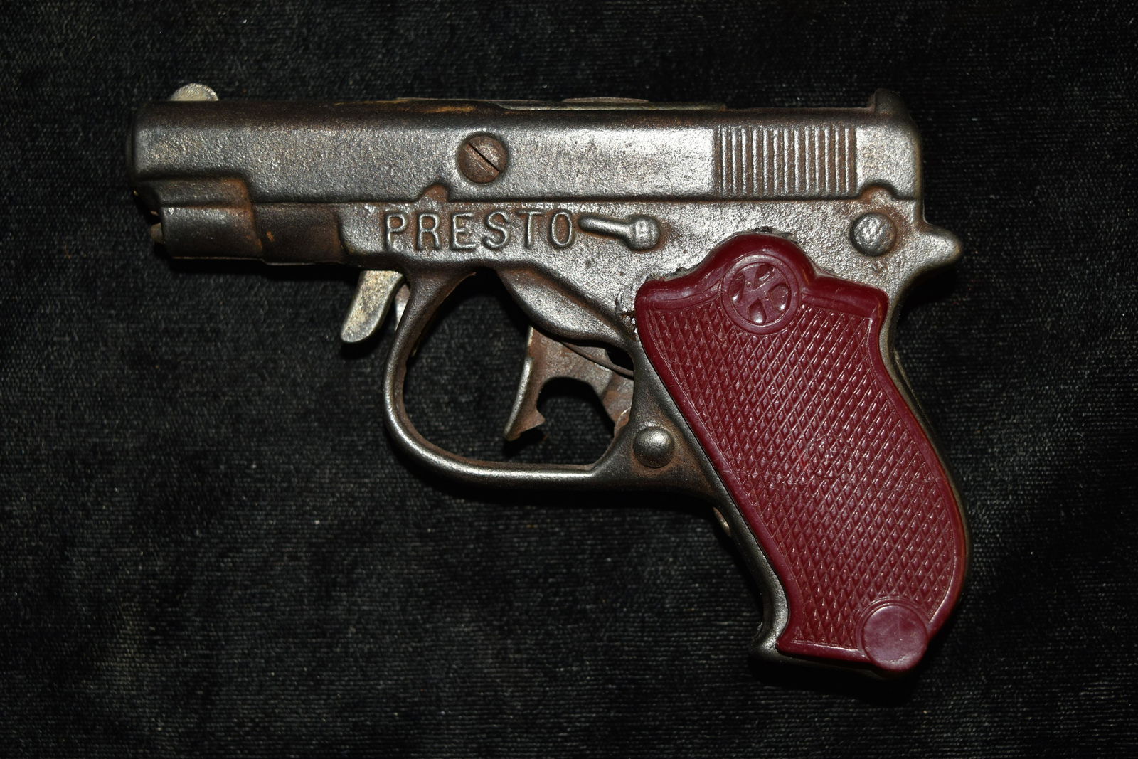 Vintage 1940's Presto Diecast Cap Gun, Works Great: Vintage 1940's Presto Diecast Cap Gun, Works Great