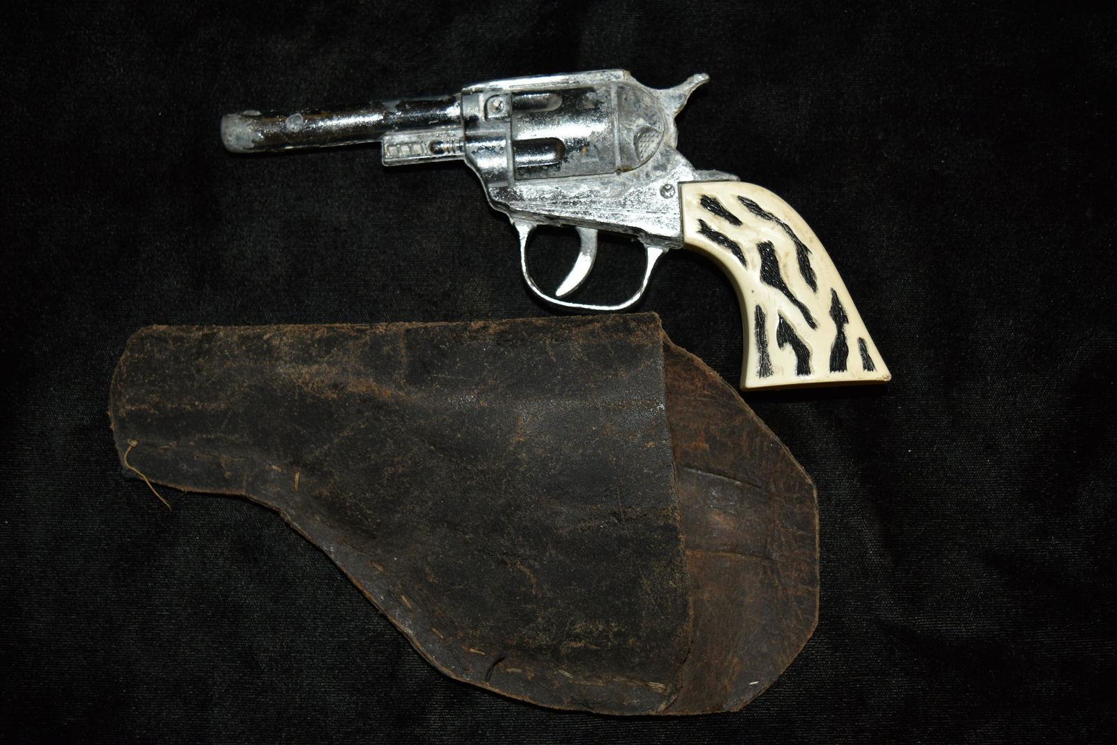 Vintage 1950's Diecast Cap Gun with Original Holster: Vintage 1950's Diecast Cap Gun with Original Holster