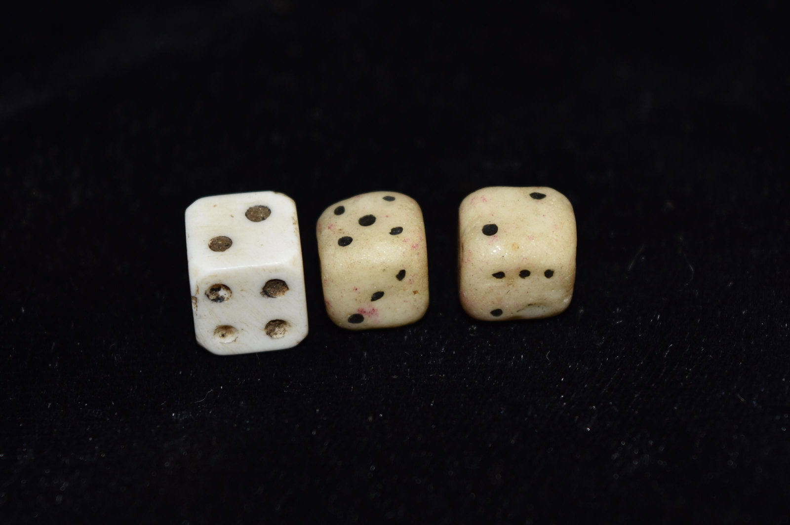 Lot of 3 Civil War Dice, 2 Are Handmade from Stone: Lot of 3 Civil War Dice, 2 Are Handmade from Stone