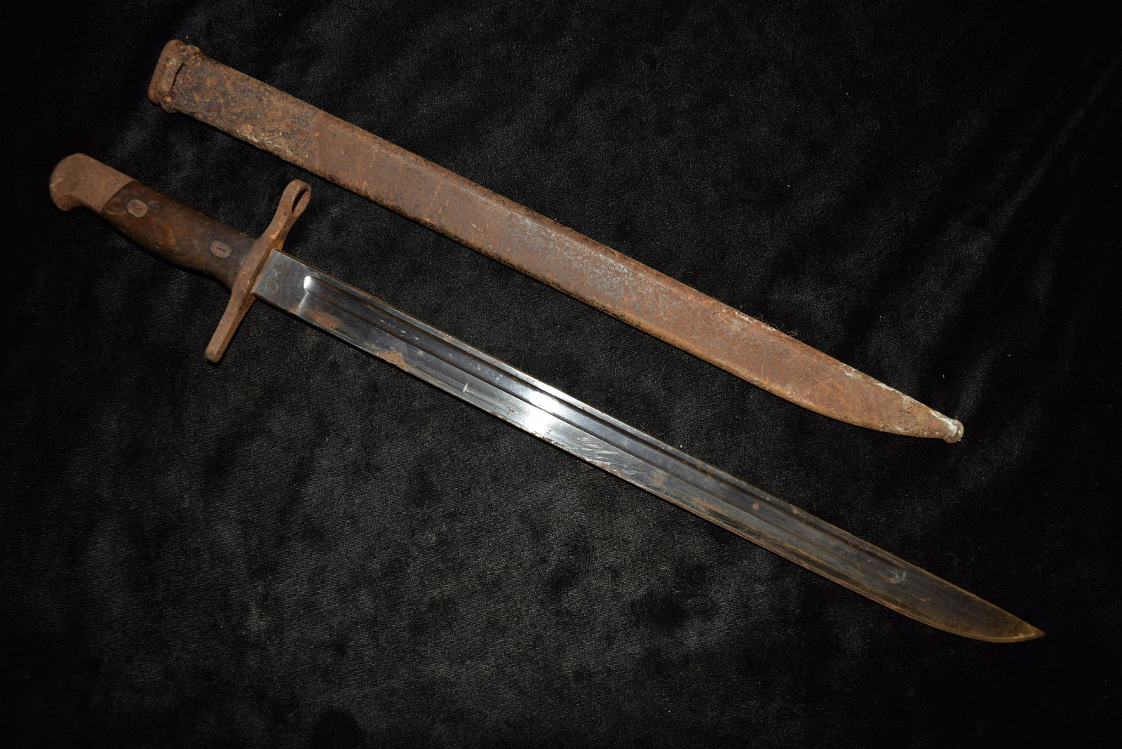 Antique Bayonet, 16" Blade, 20 1/2" Total Length: Antique Bayonet, 16" Blade, 20 1/2" Total Length