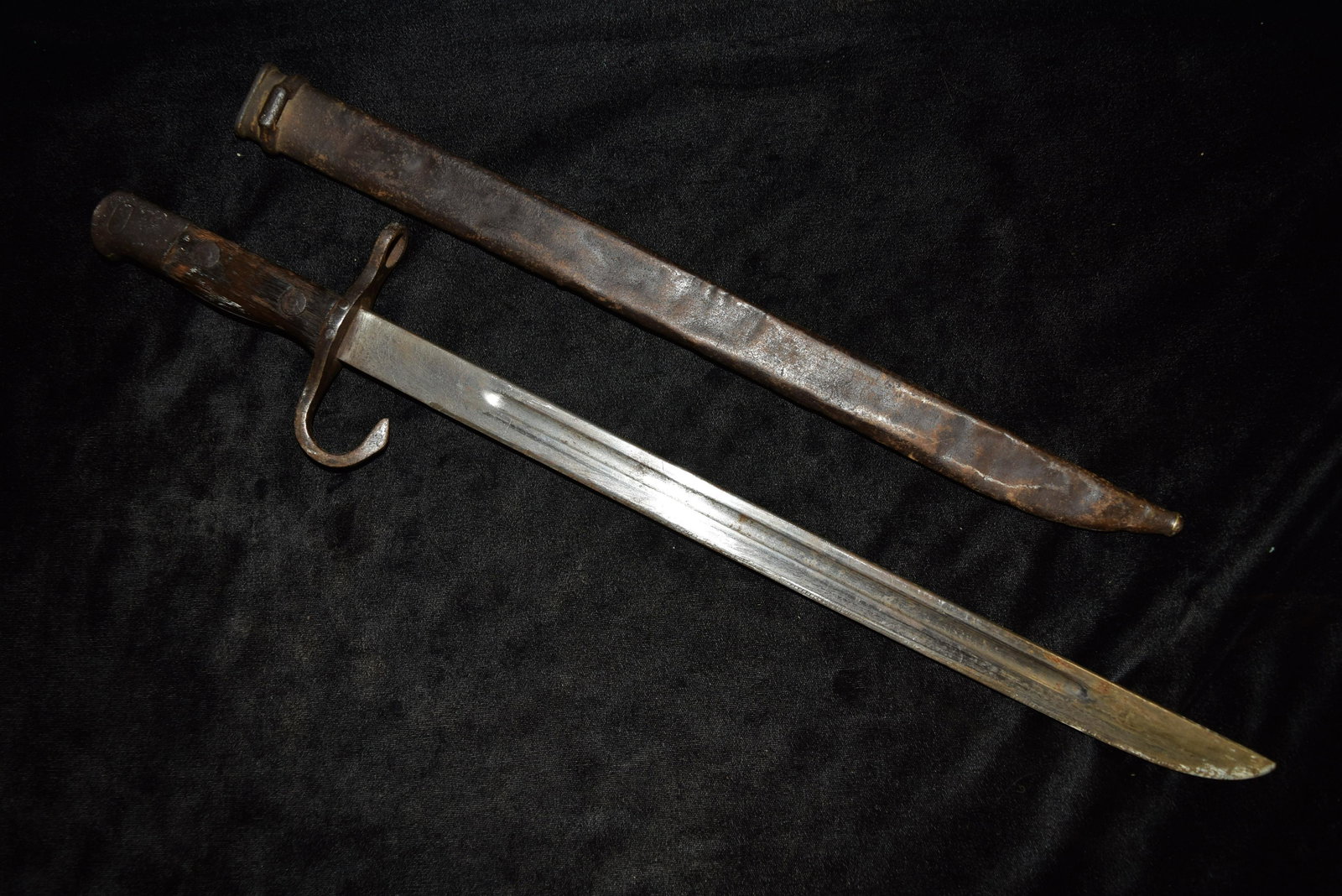 Antique Bayonet, 16" Blade, 20 1/2" Total Length: Antique Bayonet, 16" Blade, 20 1/2" Total Length