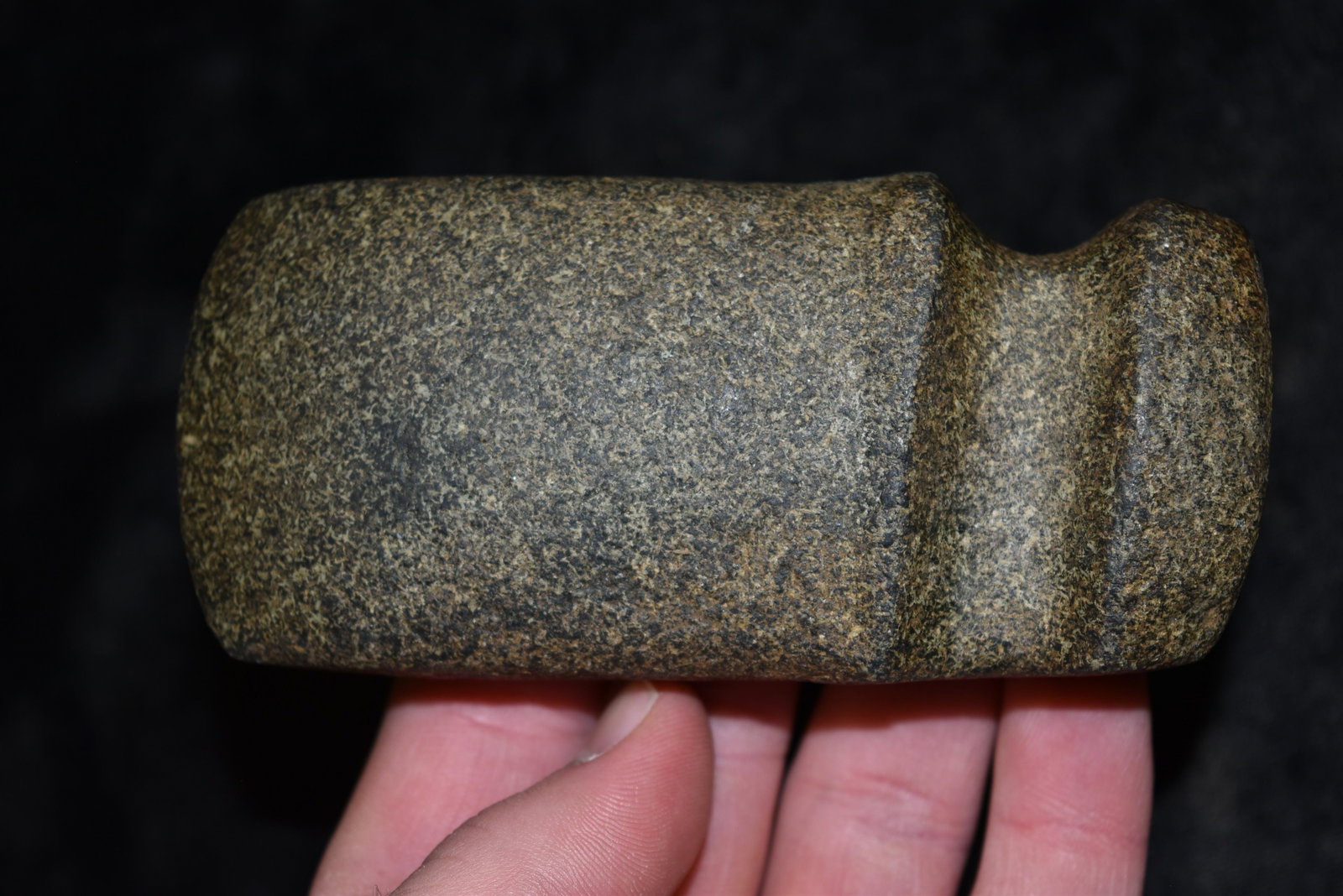 4 5/8" Iowa Slant Grooved Axe, Motley COA, Iowa Co,: 4 5/8" Iowa Slant Grooved Axe, Motley COA, Iowa Co, Iowa, Arrowhead, Native American Artifact