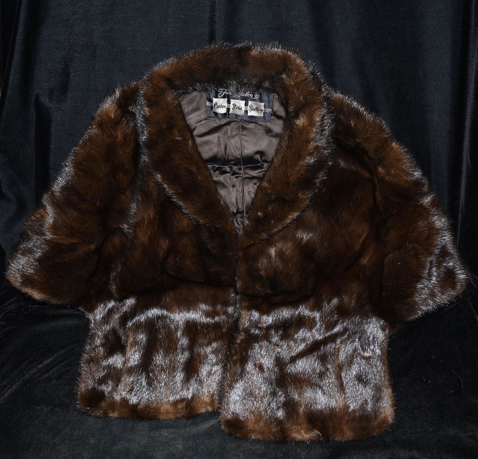 Vintage Fur Shawl in Great Condition, Possibly Mink: Vintage Fur Shawl in Great Condition, Possibly Mink