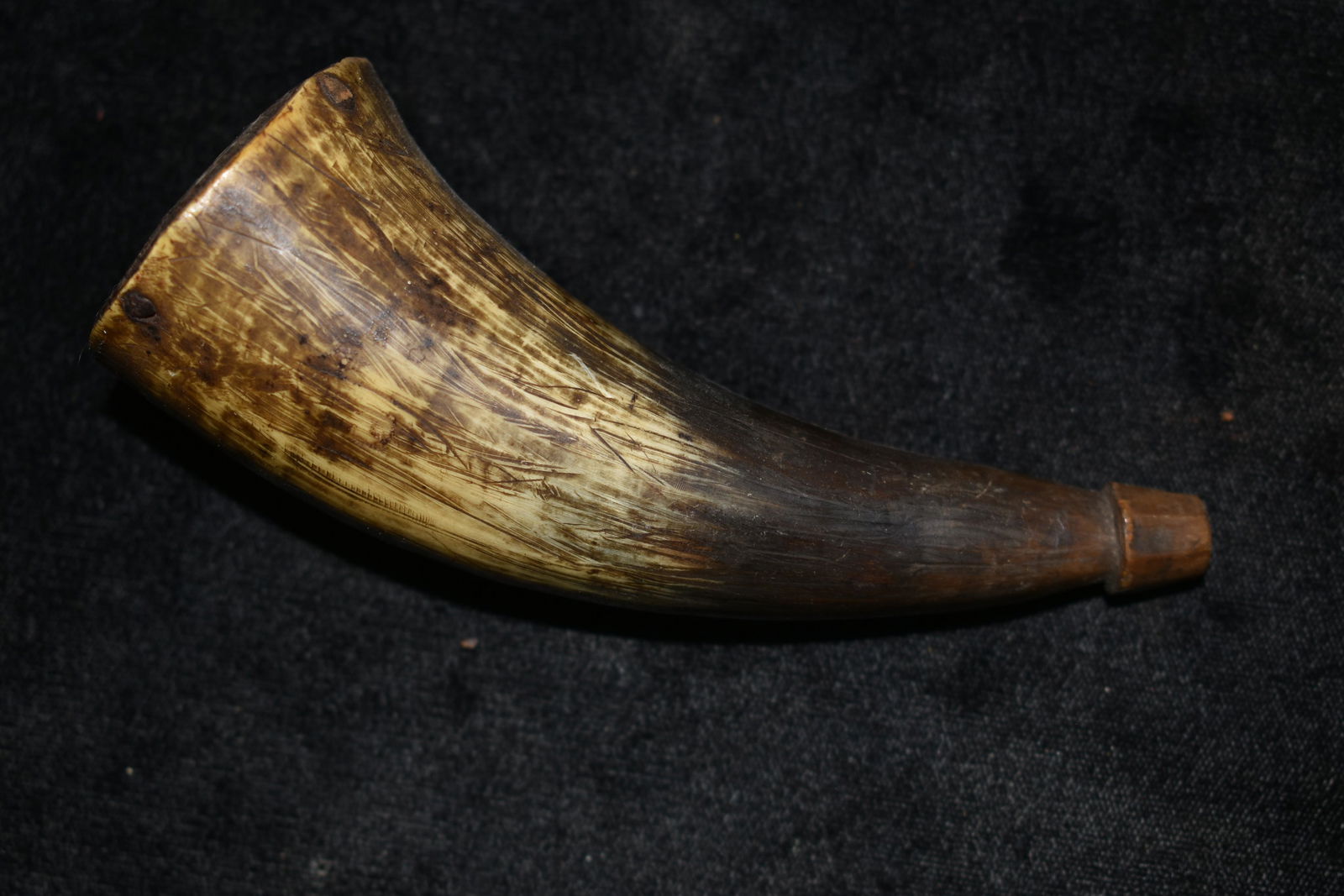 4 3/4" Antique Powder Horn (1 of 6)