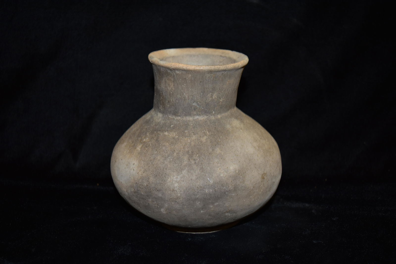 9 1/4" Pottery Water Bottle, Arkansas, Native American (1 of 7)