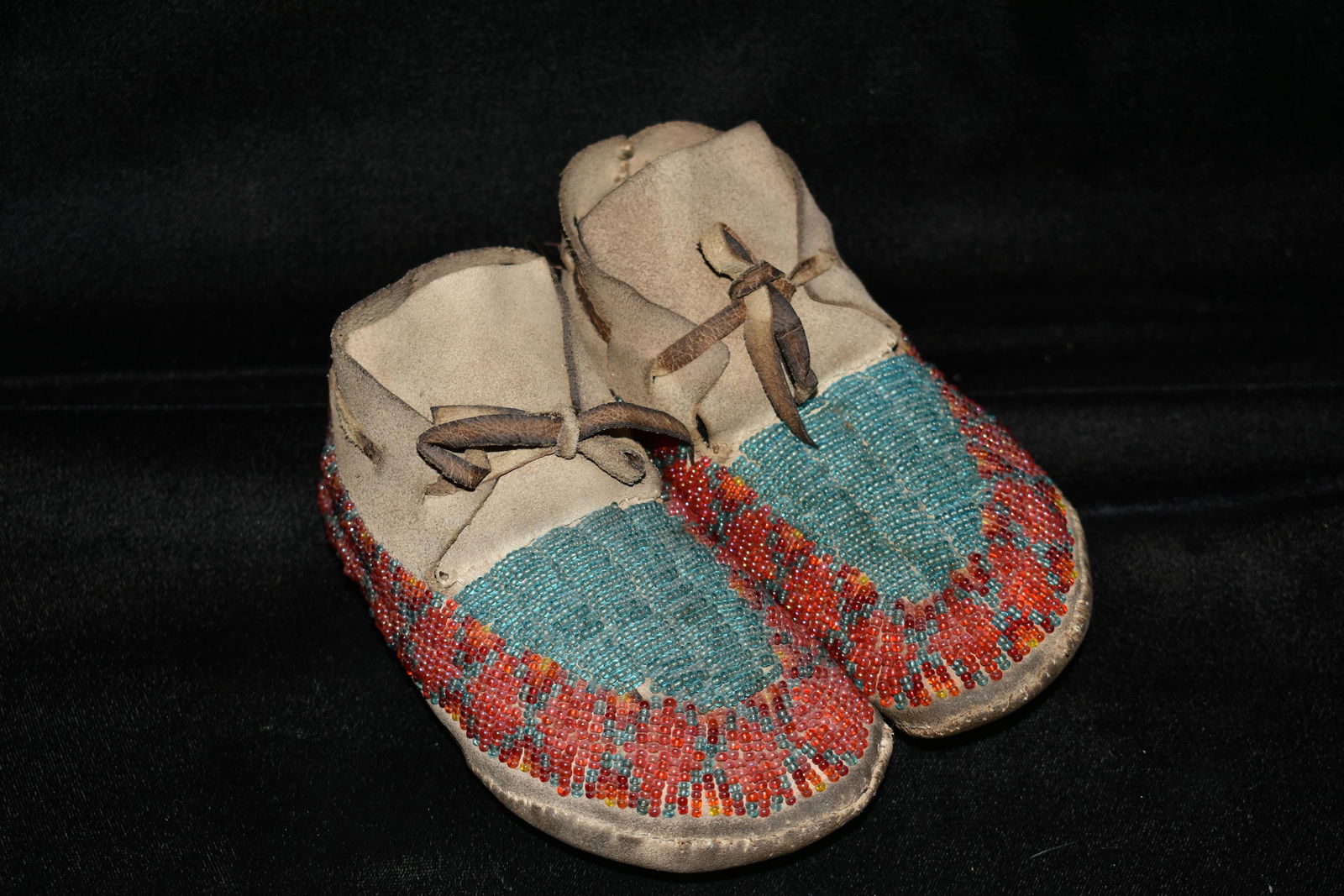 5 3/4" Historic Beaded Moccasins, 1890s-1920s, Native (1 of 7)