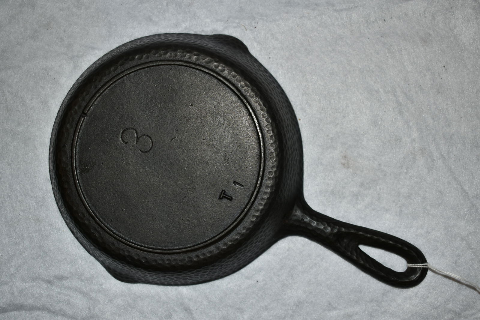 #3 Hammered Lodge Skillet, Vintage Cast Iron Skillet (1 of 5)