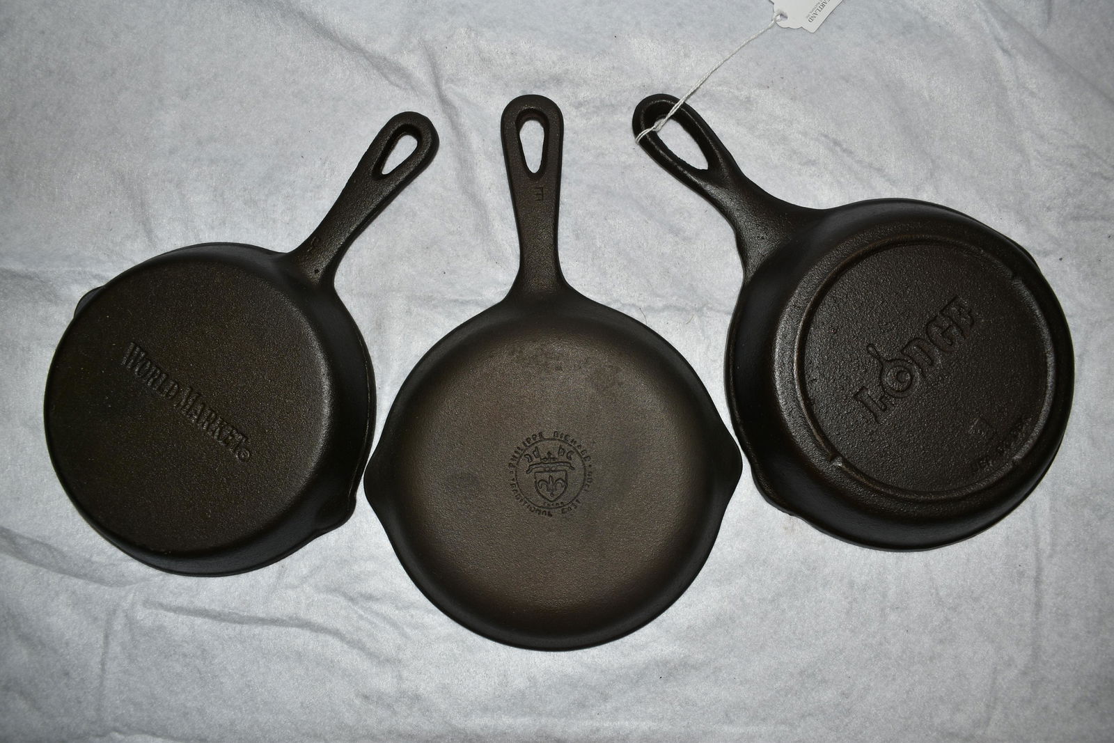 Lot of 3  #3 Unmarked Cast Iron Skillets Sets Flat with (1 of 6)