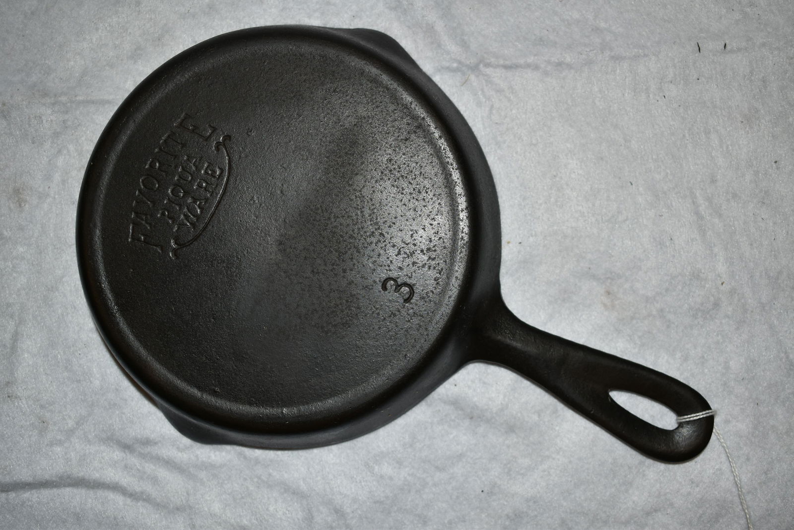 #3 Favorite Piqua Ware Smiley Cast Iron Skillet, (1 of 5)
