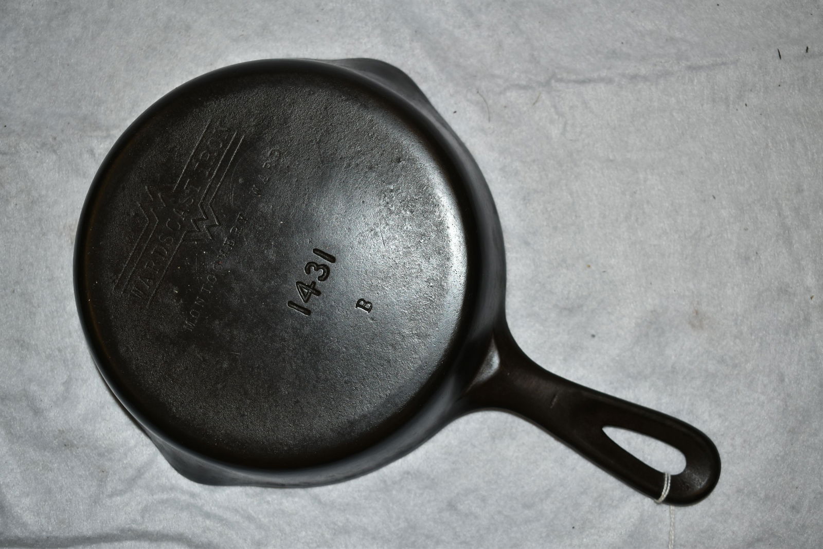 #3 Wards Cast Iron Skillet, 1431, Made by Wagner, (1 of 5)