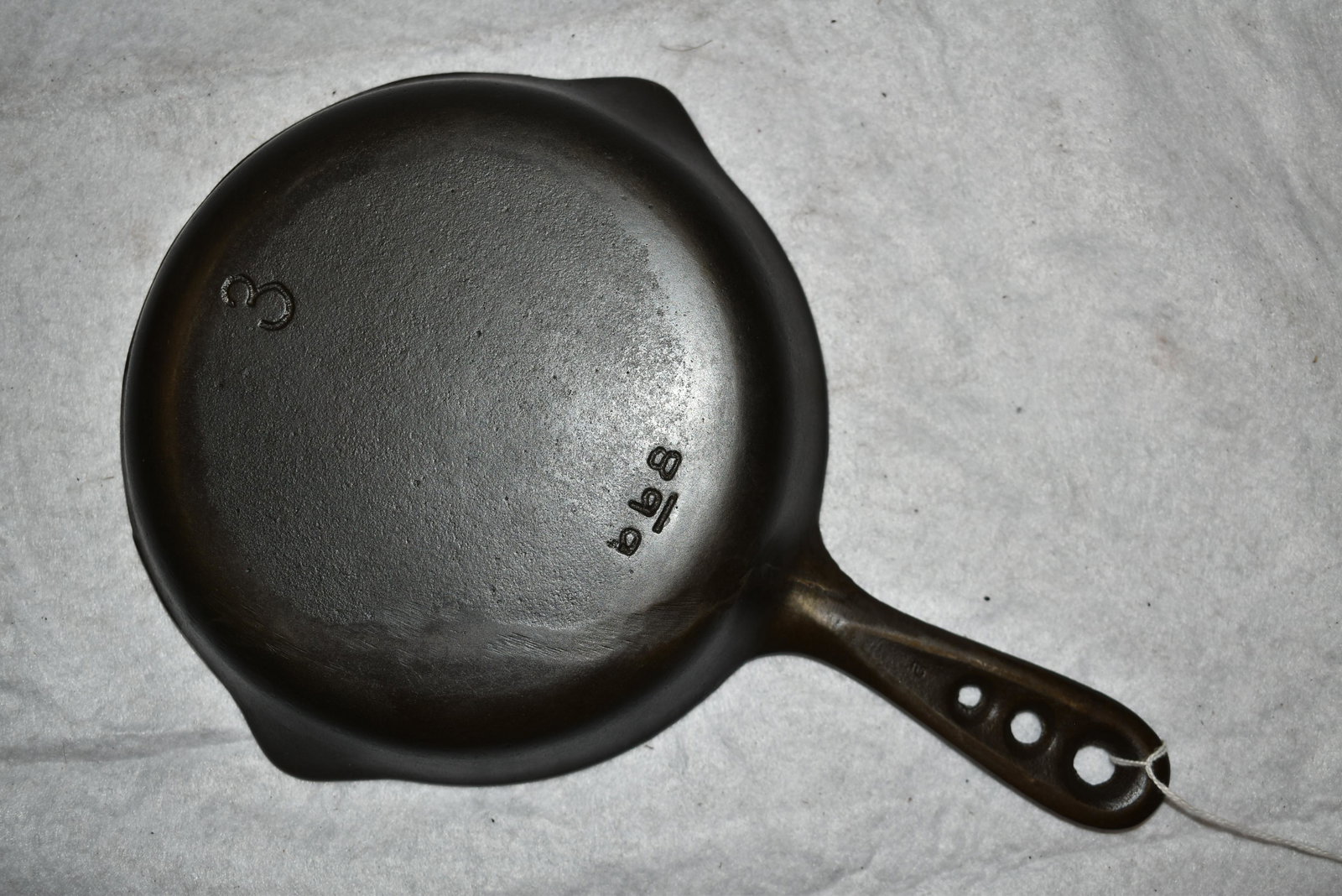 #3 Griswold 899 3 Holed Skillet (Cracked), Vintage Cast: #3 Griswold 899 3 Holed Skillet (Cracked), Vintage Cast Iron Skillet Cookware