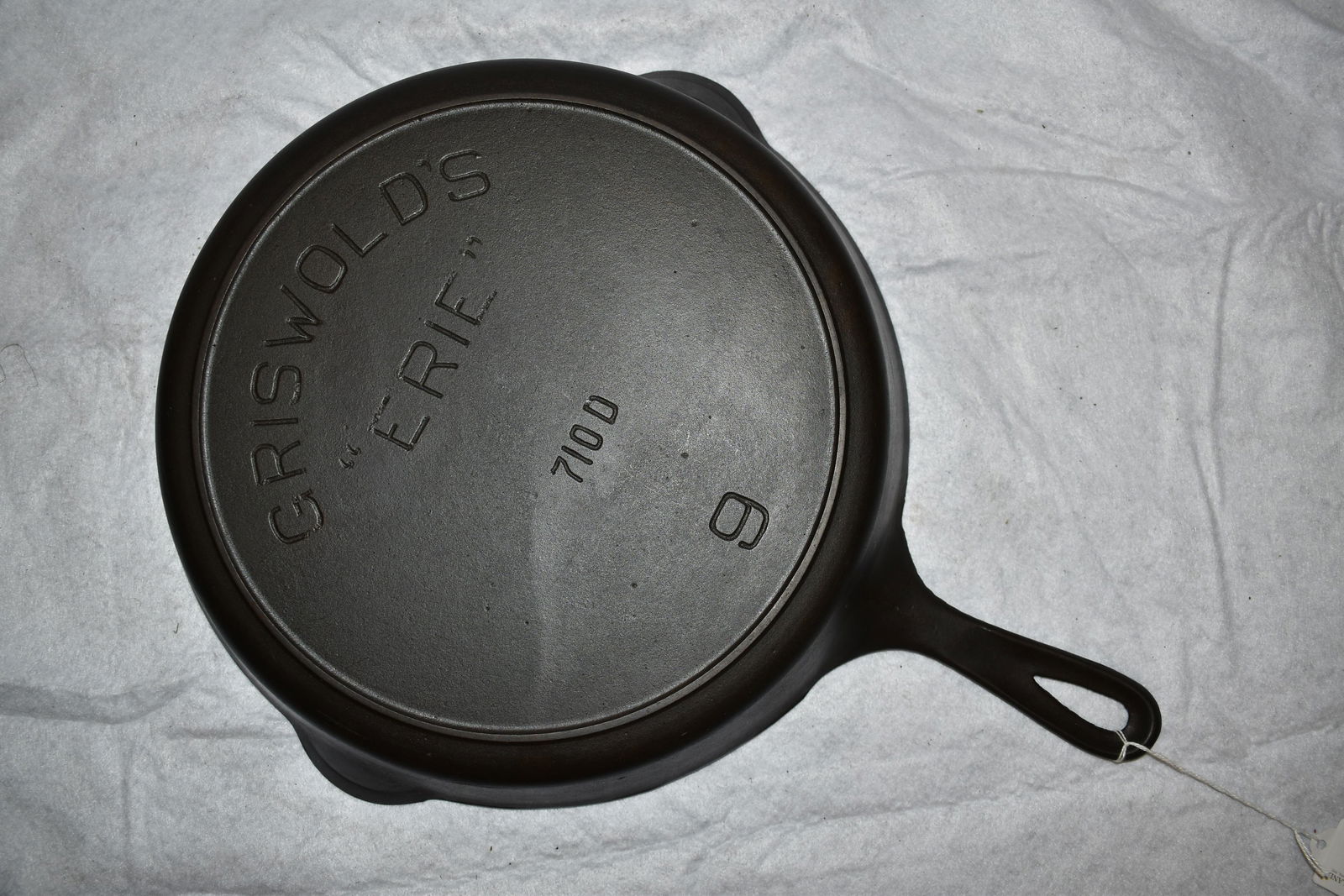 #9 Griswold "Erie" Cast Iron Skillet, Excellent (1 of 6)