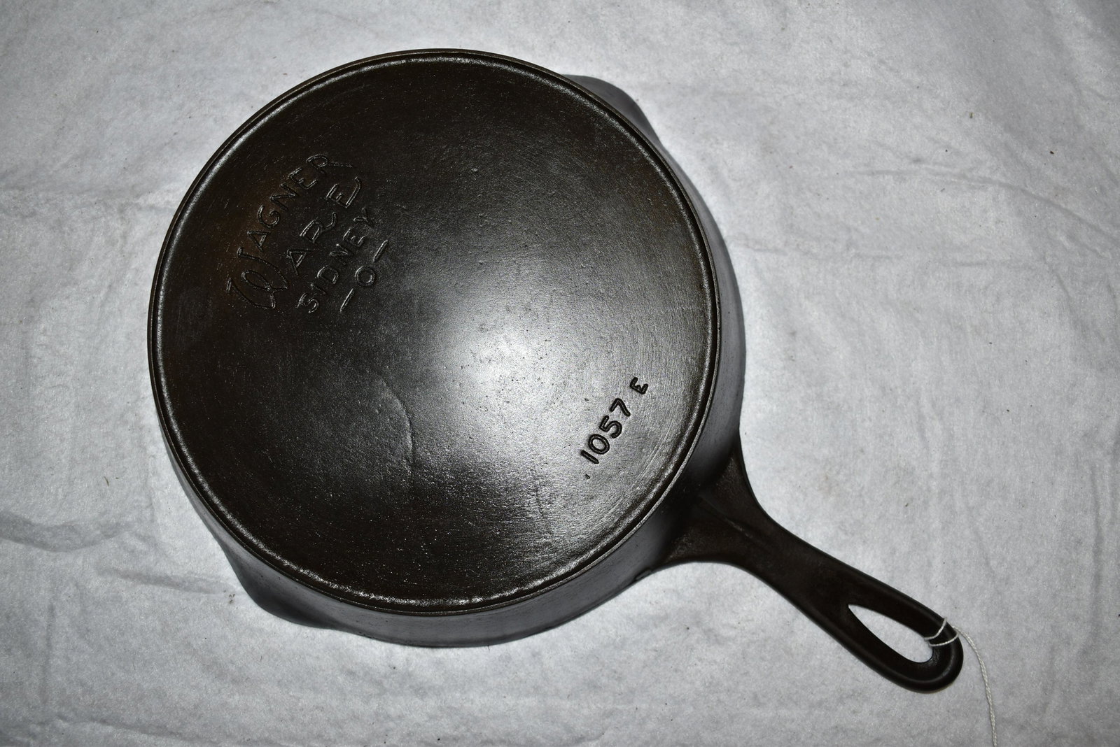 #7 Wagner Sidney O 1057 Cast Iron Skillet, Vintage Cast: #7 Wagner Sidney O 1057 Cast Iron Skillet, Vintage Cast Iron Skillet Cookware