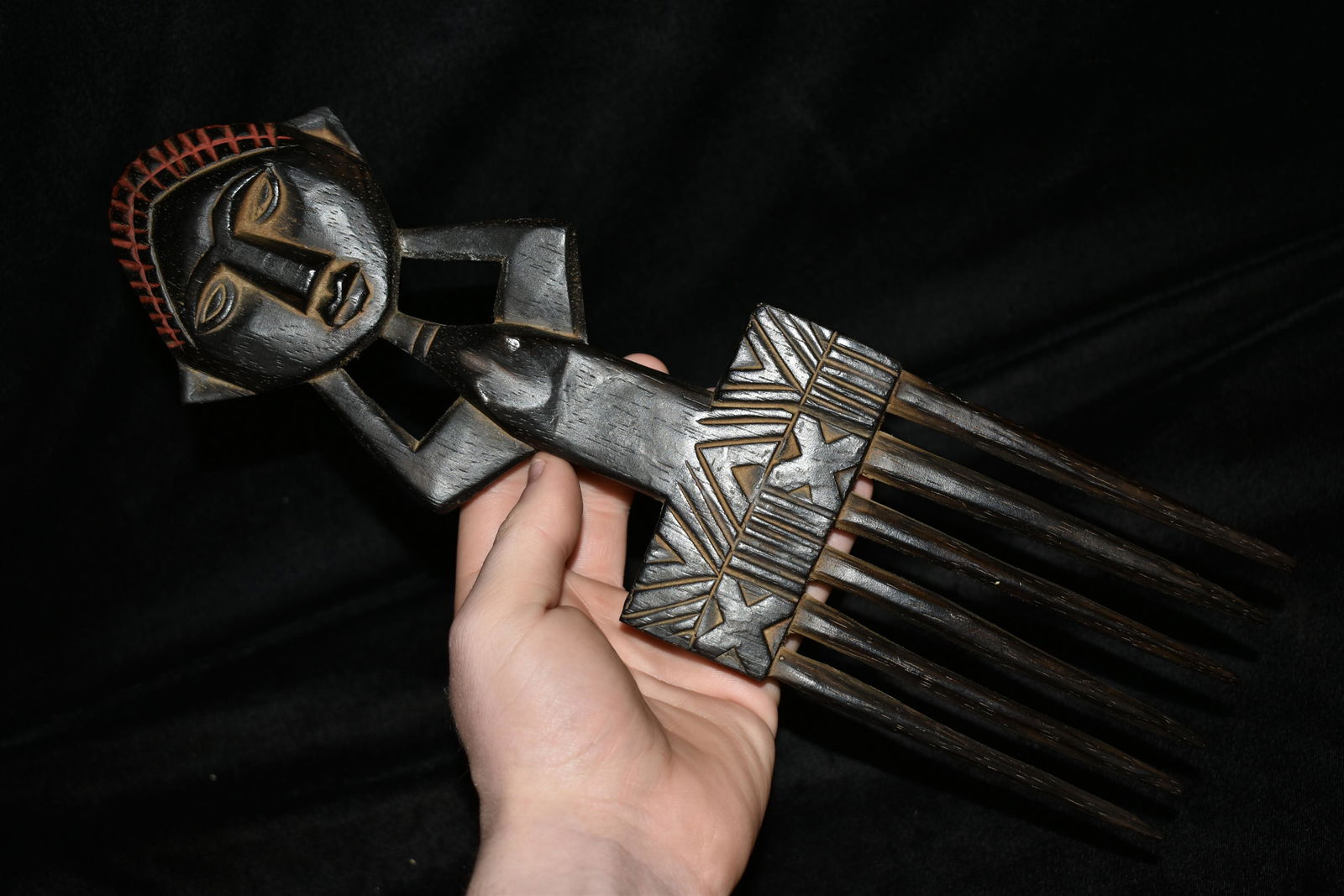 ANTIQUE AFRICAN WOODEN COMB (1 of 9)