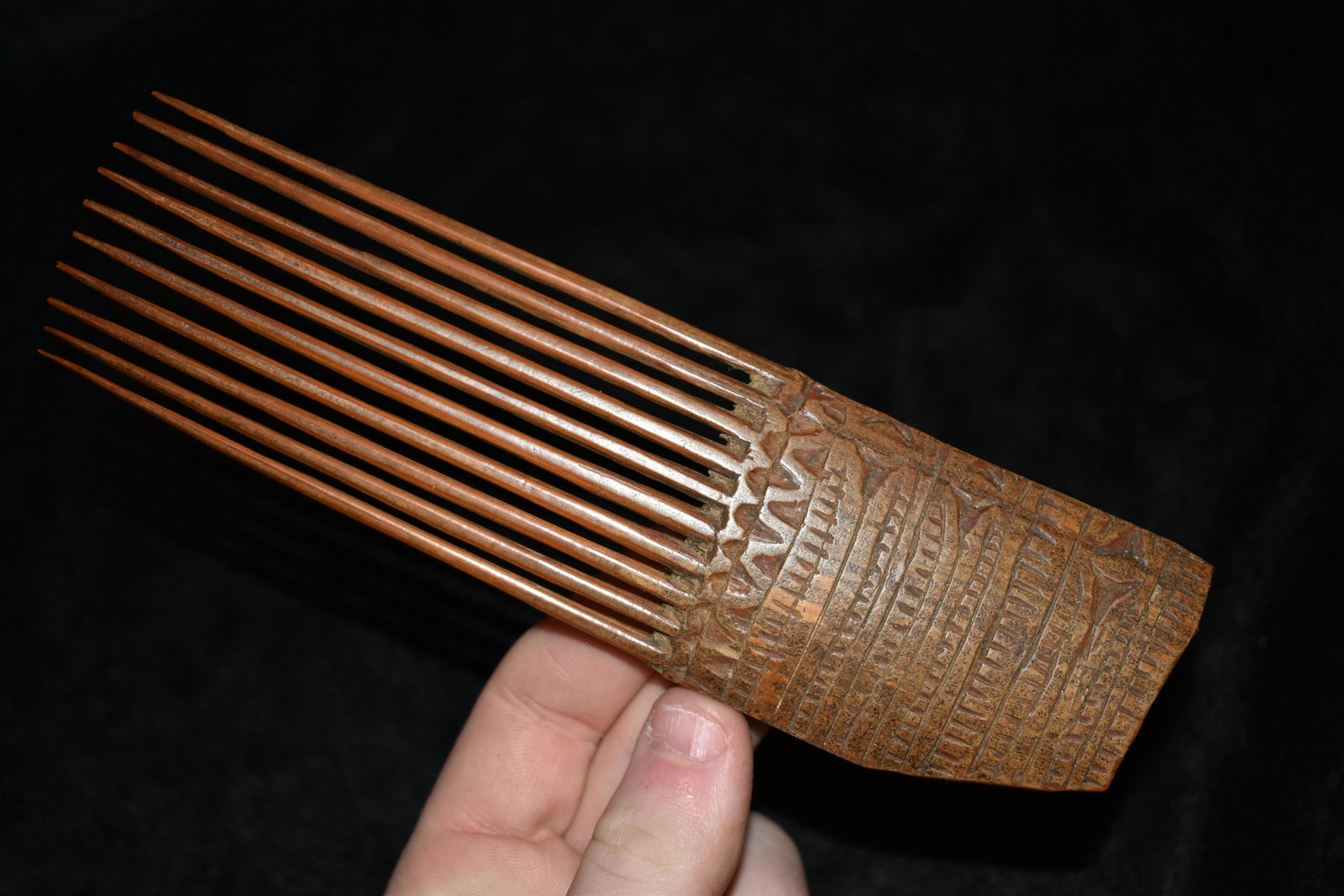 ANTIQUE AFRICAN WOODEN COMB (1 of 7)