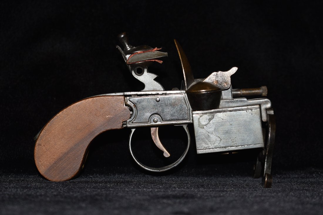 Rare Dunhill Tinder Flint Pistol-Cigar or Cigarette: Rare Dunhill Tinder Flint Pistol-Cigar or Cigarette Lighter, Made in England, Missing Set Screw in handle