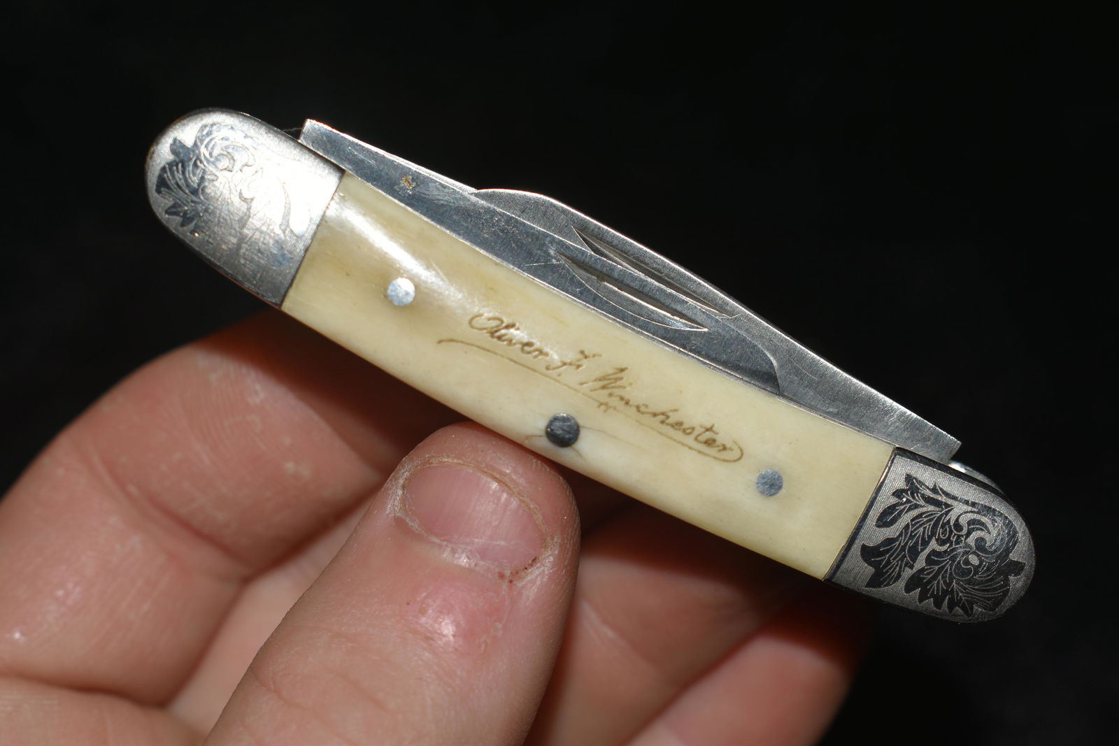 Vintage Winchester Pocket Knife (1 of 4)