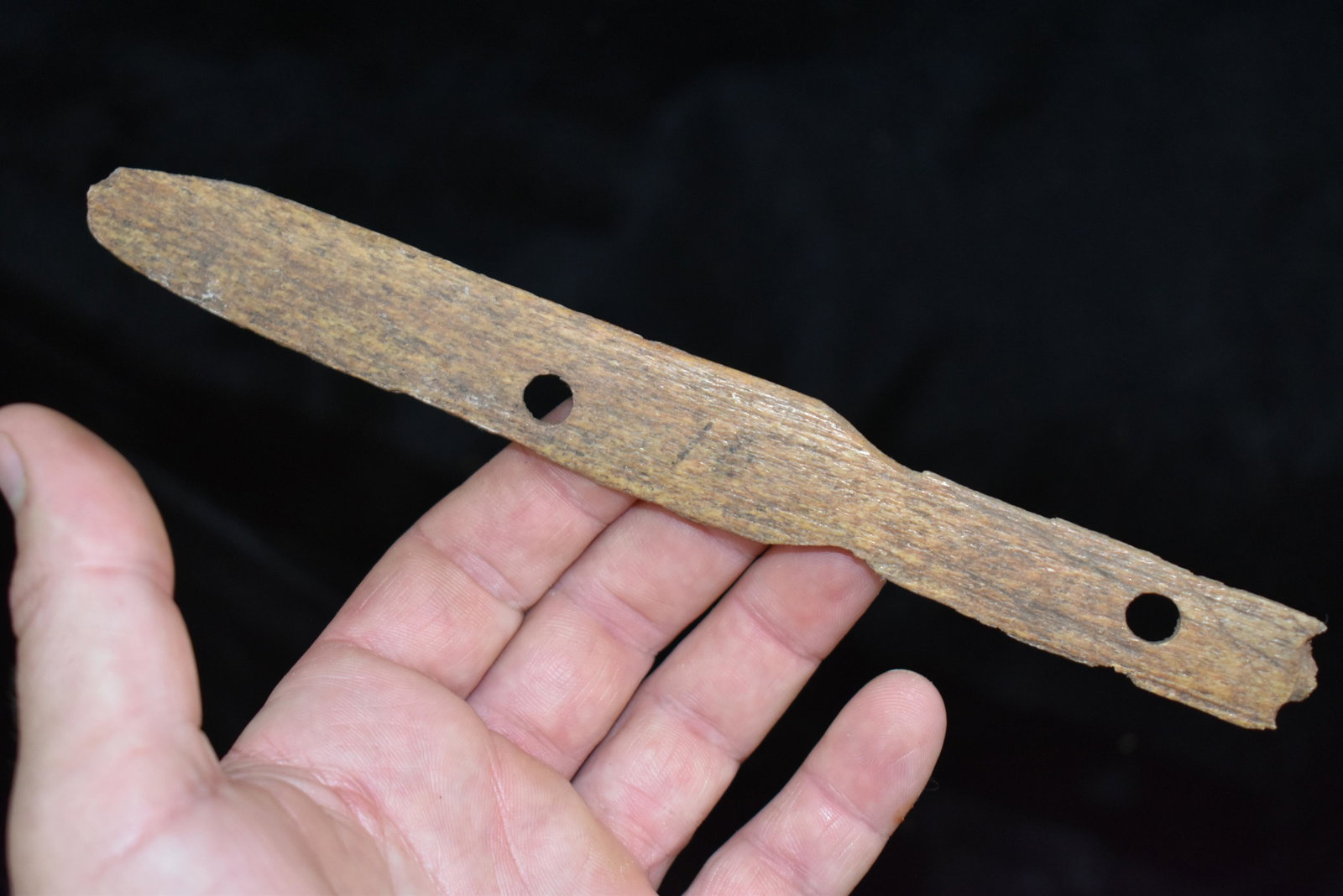 7 1/2" Alaska Eskimo Bone Artifact, Found Pre 1960,: 7 1/2" Alaska Eskimo Bone Artifact, Found Pre 1960, Authentic Native American Arrowhead, Artifact.