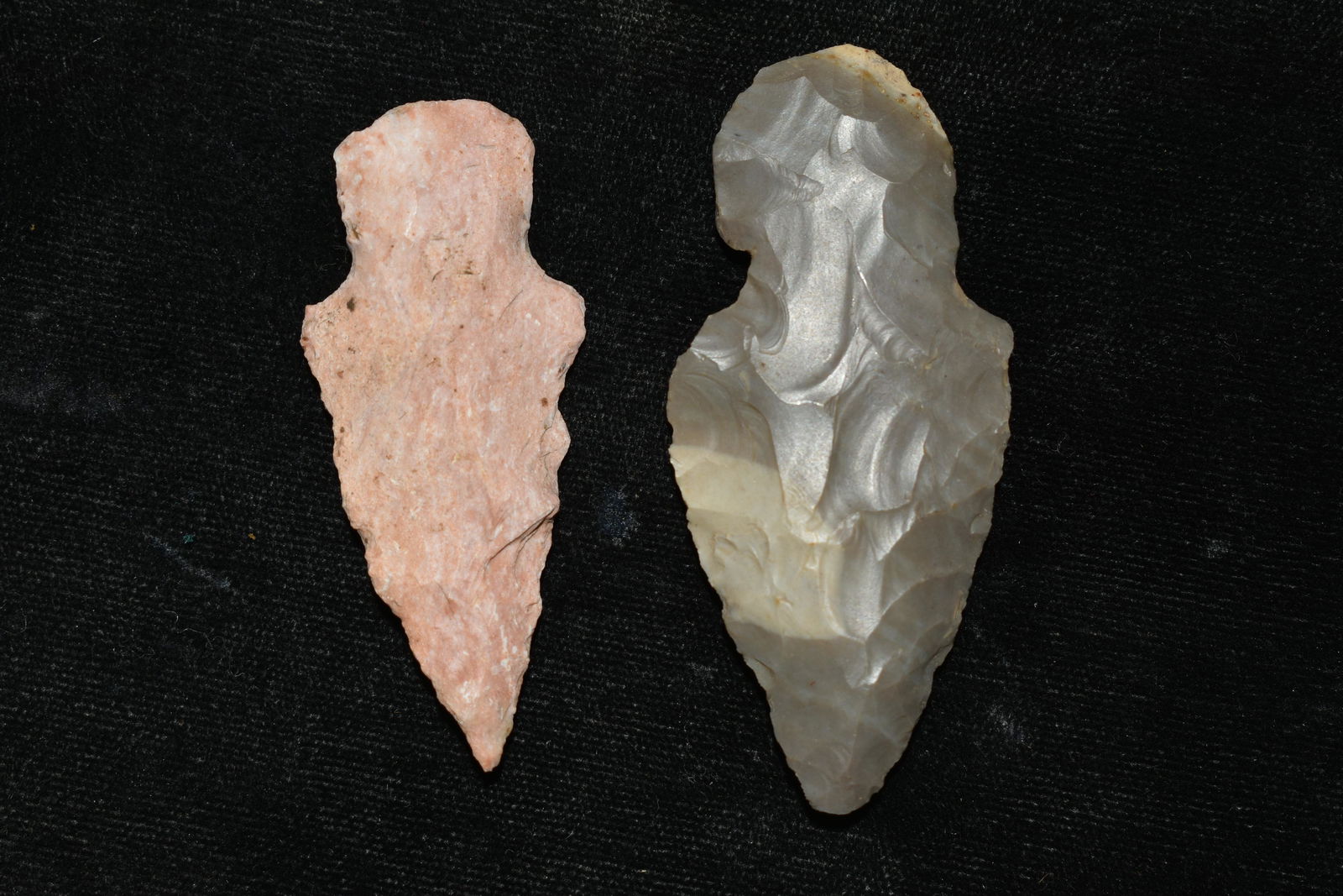 Lot of 2 Woodland Points, Largest measures 2 3/8" (1 of 2)