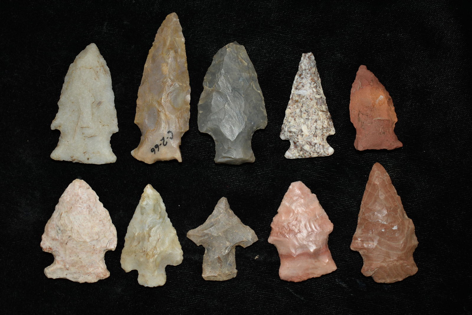 Lot of 10 Archaic/Woodland Arrowheads found in (1 of 2)