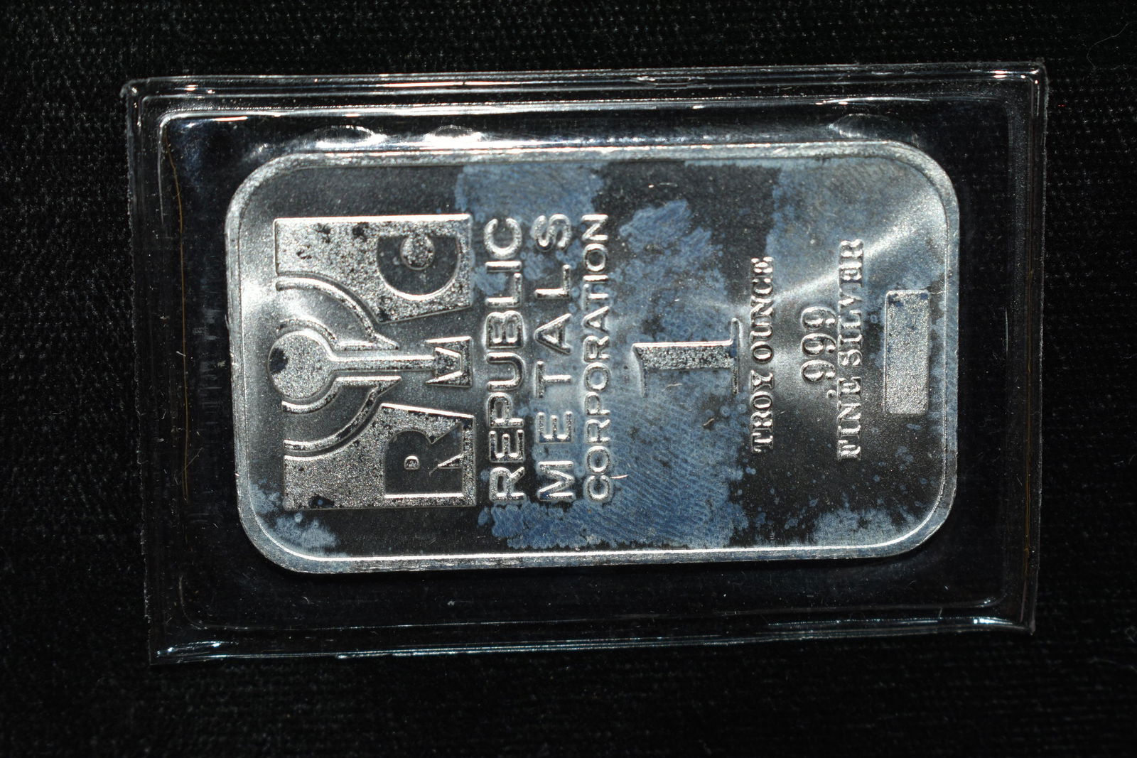 1 troy ounce .999 fine silver bar in original (1 of 2)