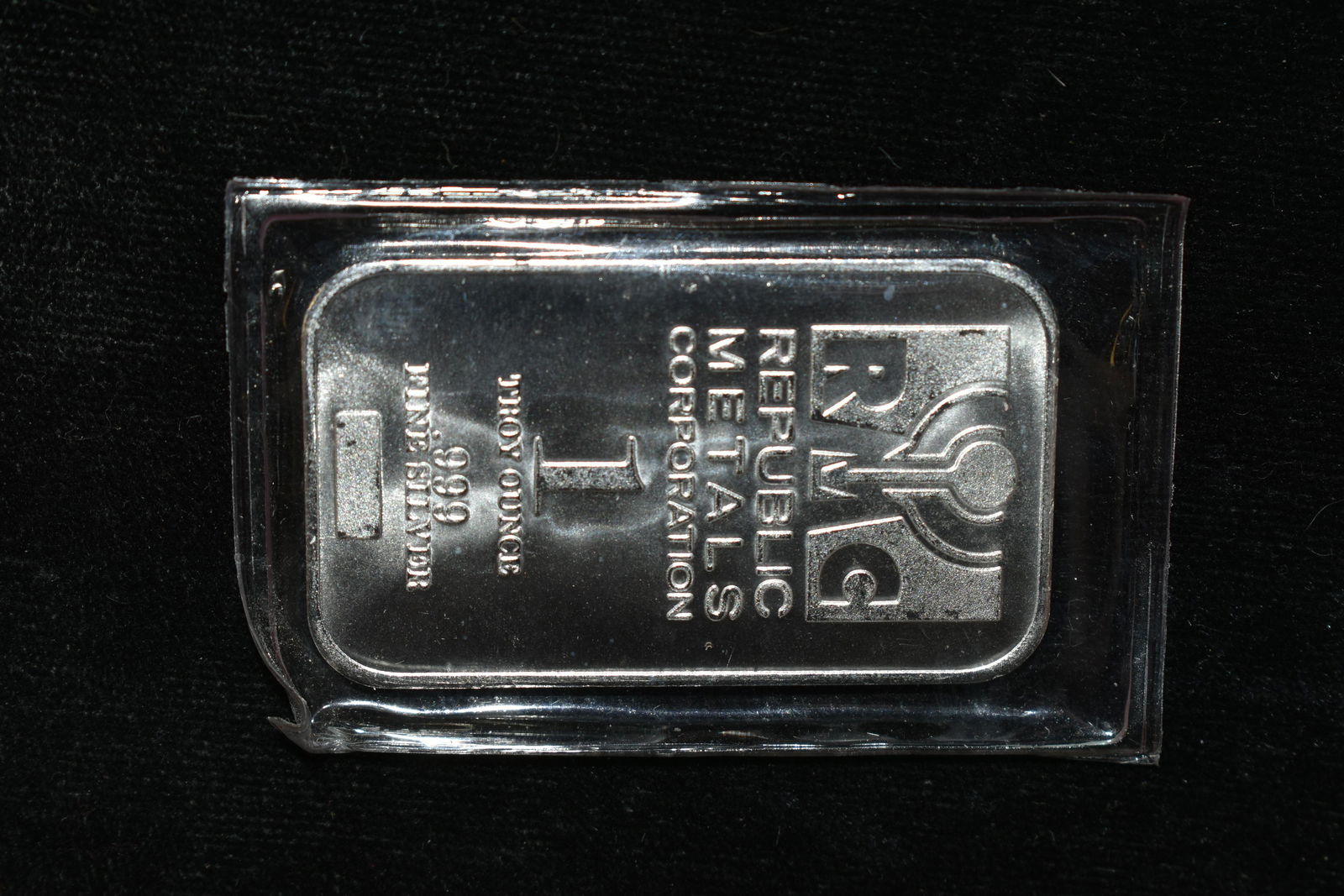 1 troy ounce .999 fine silver bar in original (1 of 2)