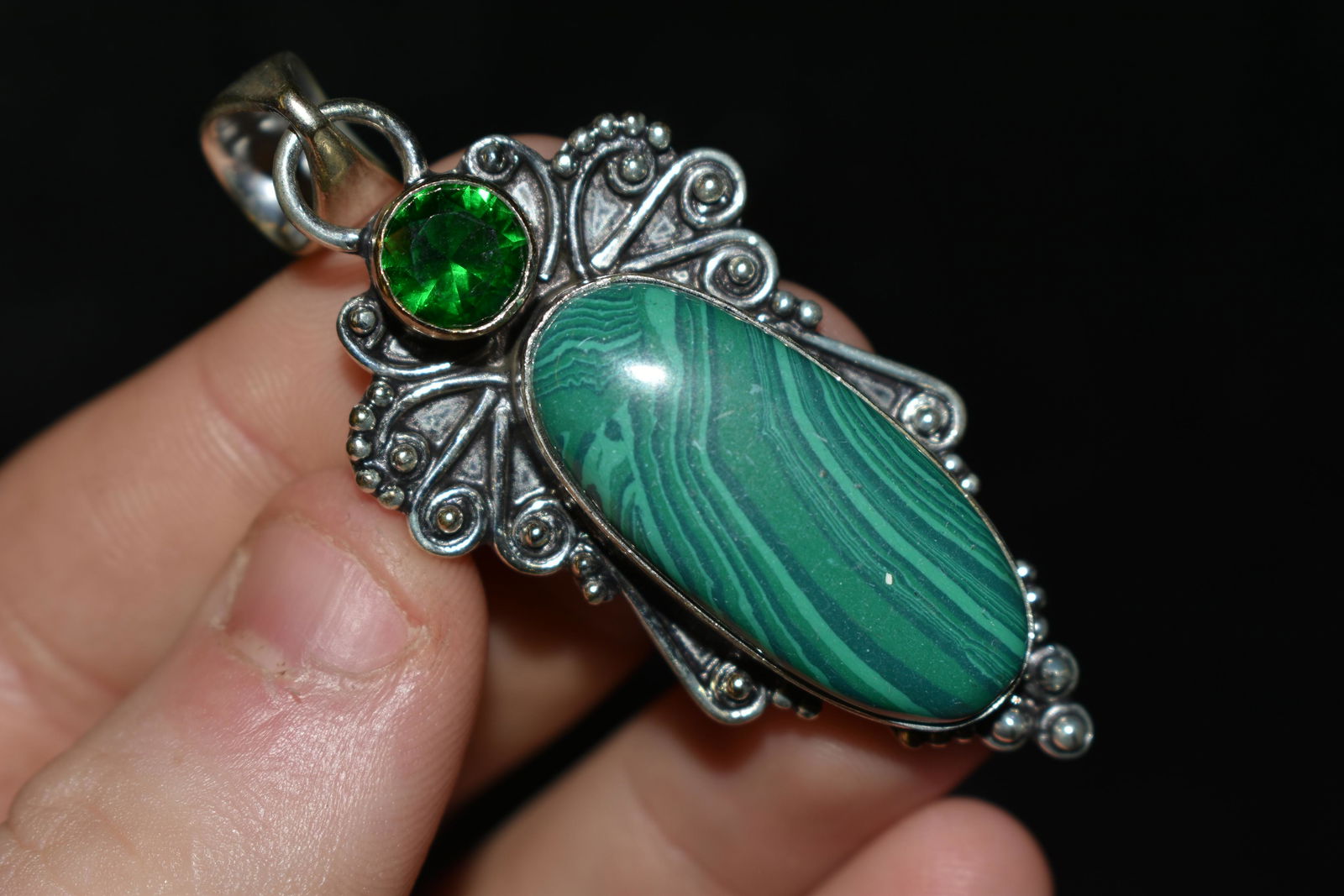 30 tcw. Malachite, Tsavorite 925 Sterling Silver: 30 tcw. Malachite, Tsavorite 925 Sterling Silver Jewelry Pendant 2.6"