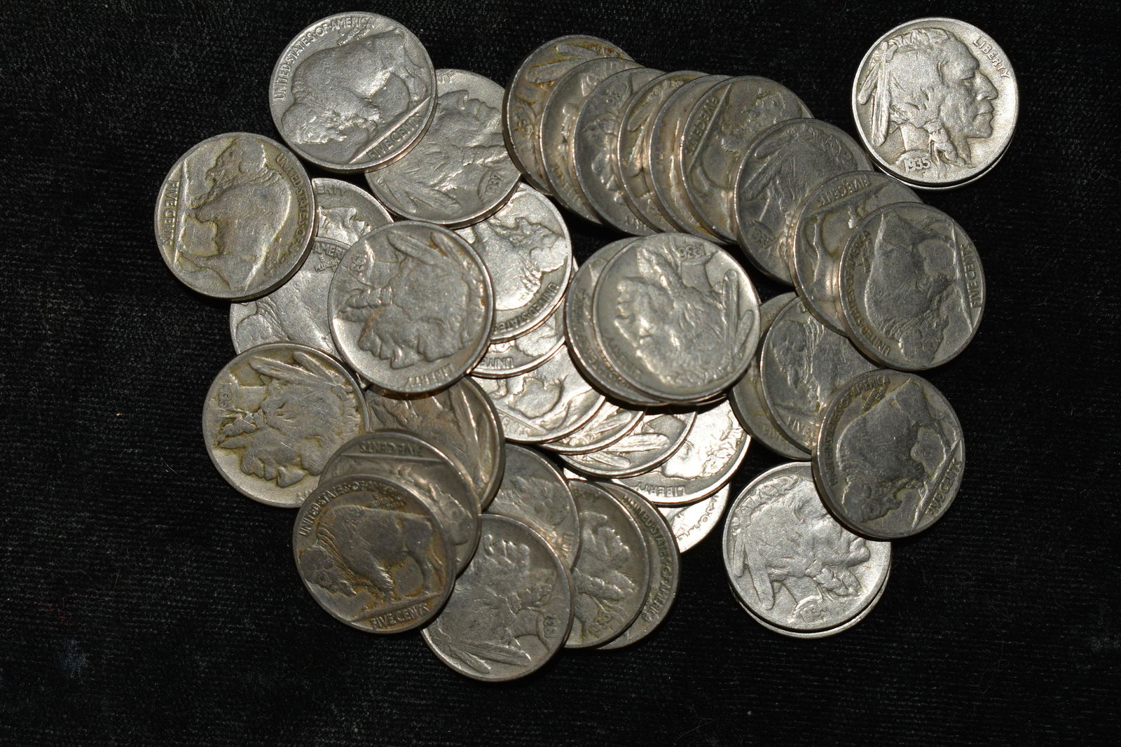 41 full date buffalo nickels.   Please see photo to (1 of 2)