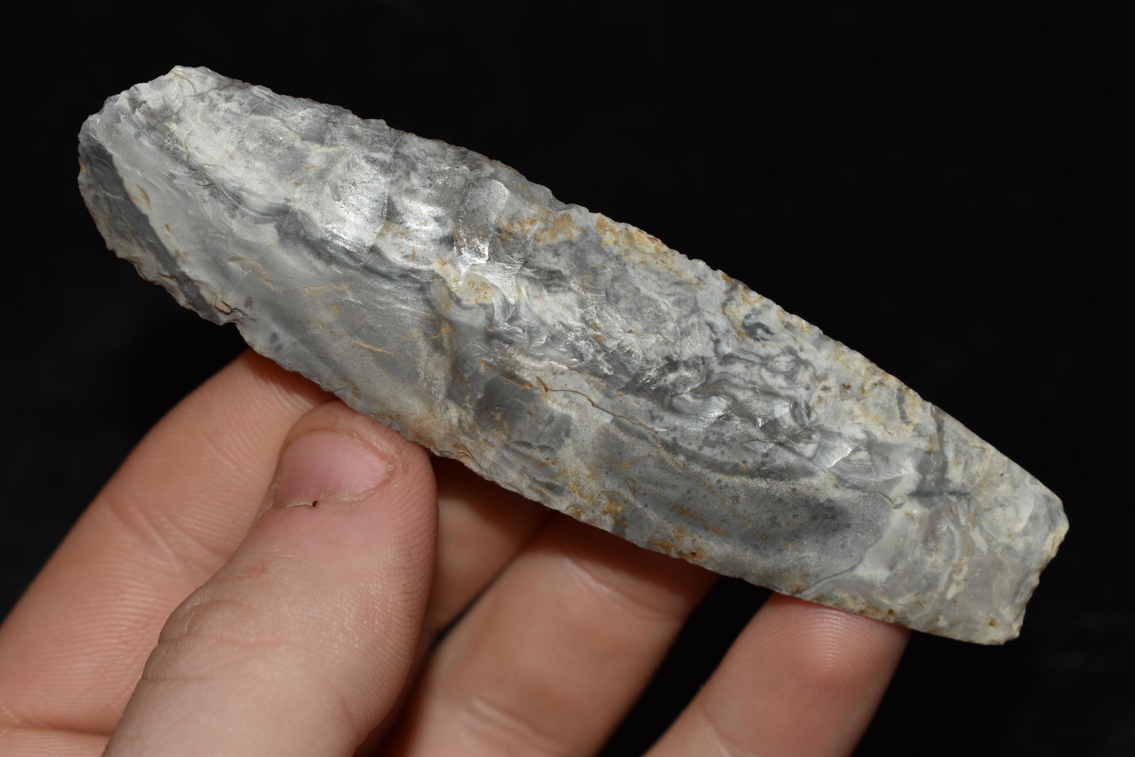 3 5/8" COLORFUL AGATE BASIN WITH AN INTERSTINGLY (1 of 7)