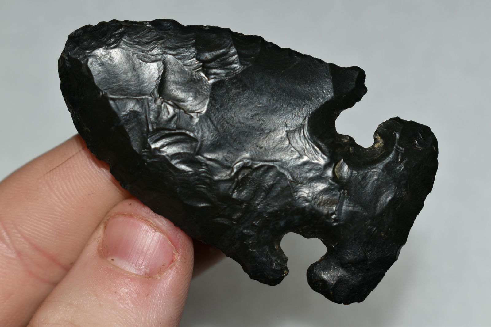 2 3/8" LONG E-NOTCH THEBES FOUND IN ROSS COUNTY OHIO, (1 of 4)