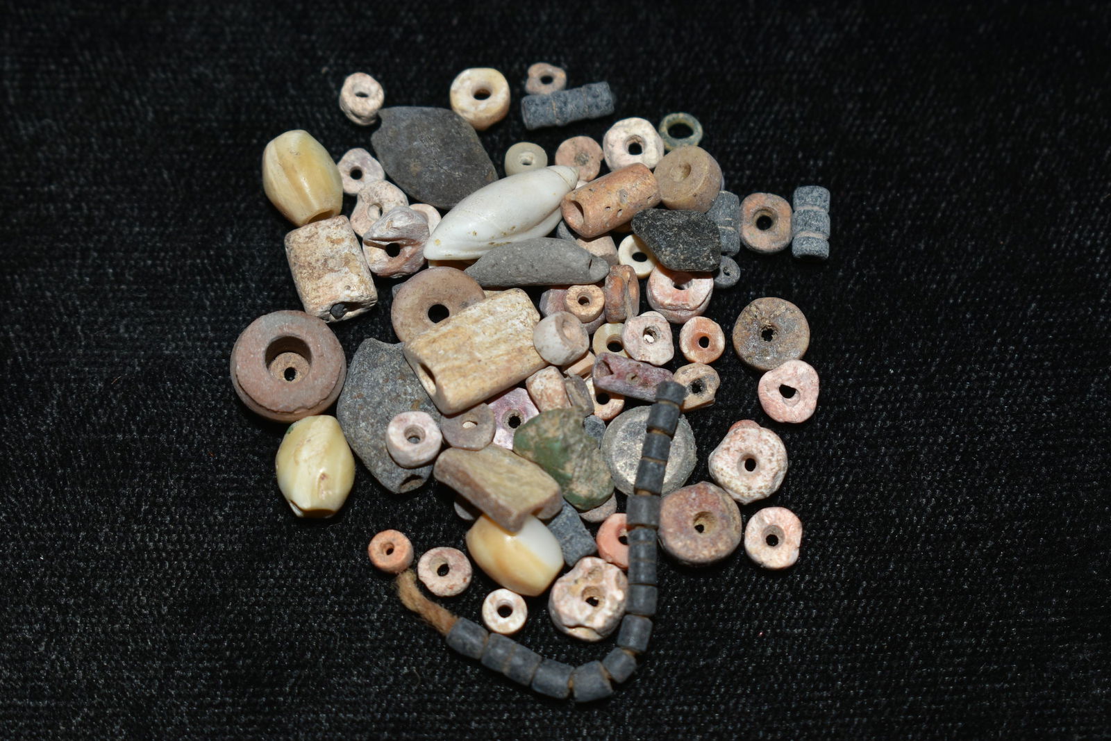 LOT OF PRE COLUMBIAN STONE, SHELL, AND POTTERY BEADS (1 of 2)