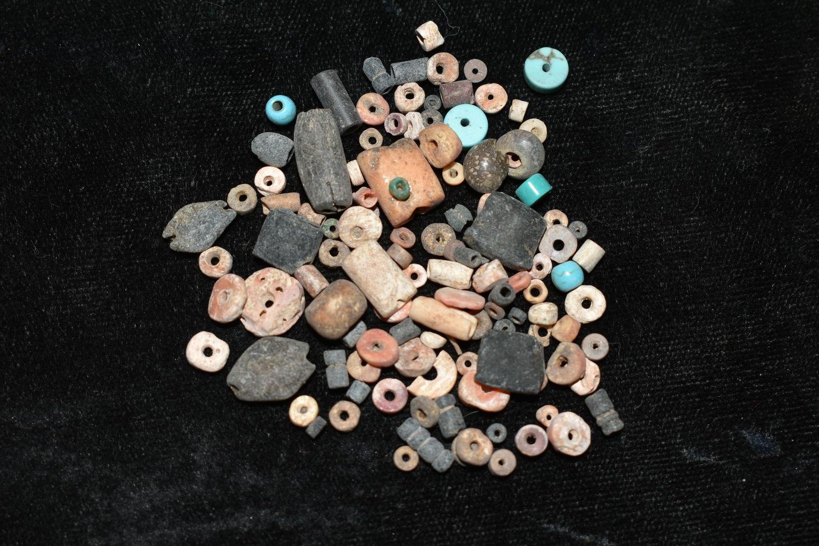 LOT OF PRE COLUMBIAN STONE, SHELL, AND POTTERY BEADS (1 of 3)