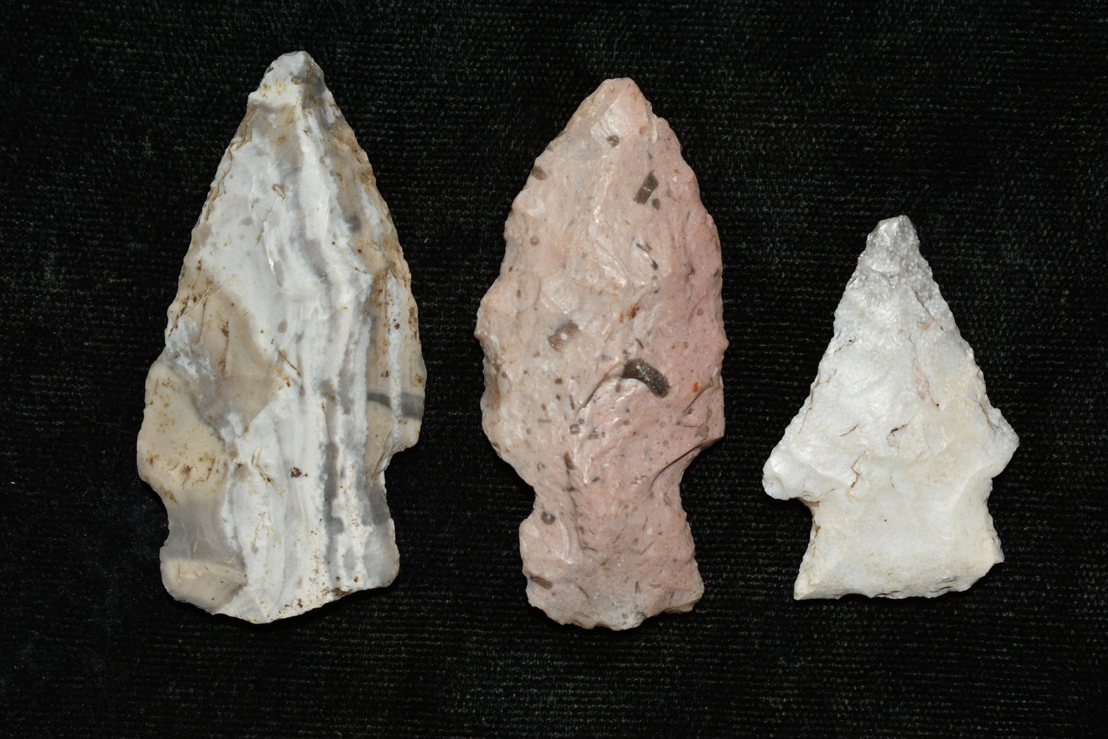 3 Arrowheads 1 1/2" to 2 1/4", ex Sam Webster: 3 Arrowheads 1 1/2" to 2 1/4", ex Sam Webster Collection, Pettis Co., Mo
