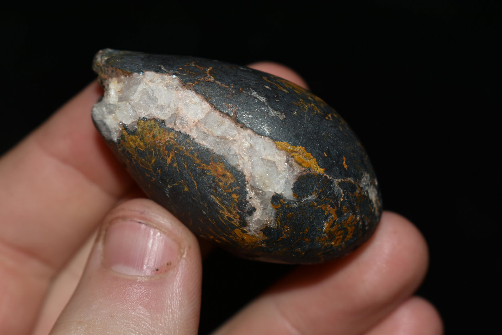2" Hematite Plummet with Great Quartz Line Found by Dan: 2" Hematite Plummet with Great Quartz Line Found by Dan Simmons in Lincoln Co., Missouri in the 90's Authentic Native American Artifact