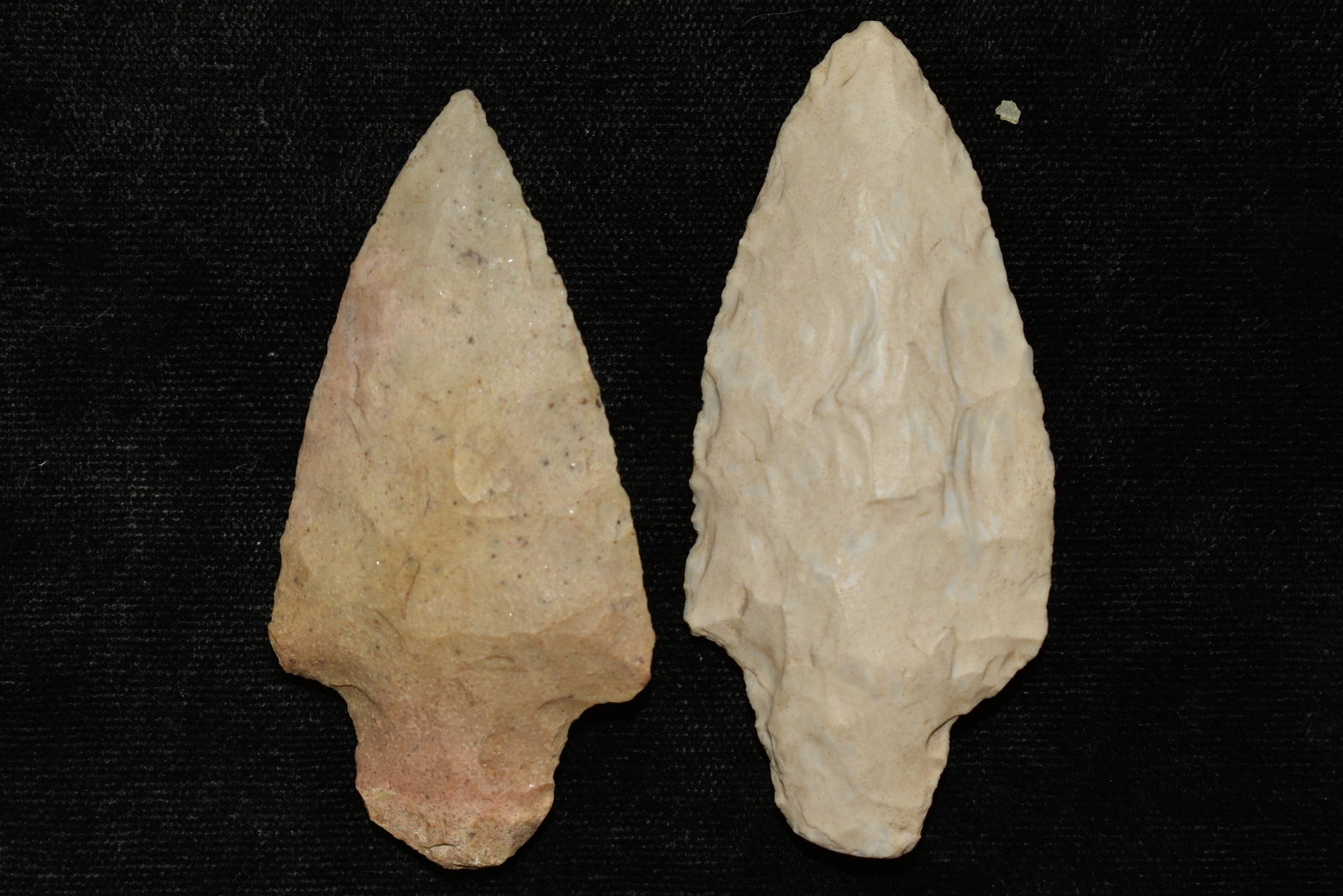 Lot of 2 Woodland Points found by Dan Simmons in: Lot of 2 Woodland Points found by Dan Simmons in Lincoln Co., Missouri in the 90's Authentic Native American Artifact