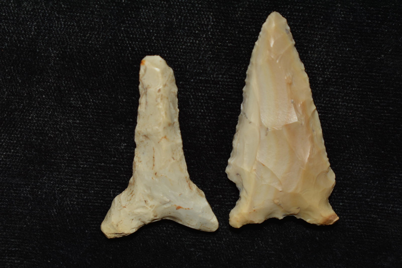 Lot of 2 Archaic Point with Great Patination found by: Lot of 2 Archaic Point with Great Patination found by Dan Simmons in Lincoln Co., Missouri in the 90's Authentic Native American Artifact