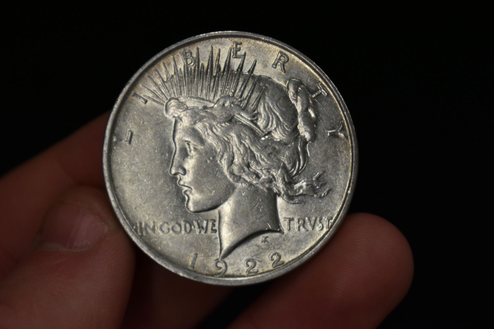 1922-D PEACE DOLLAR, NICE HIGHER GRADE EARLY US SILVER (1 of 3)