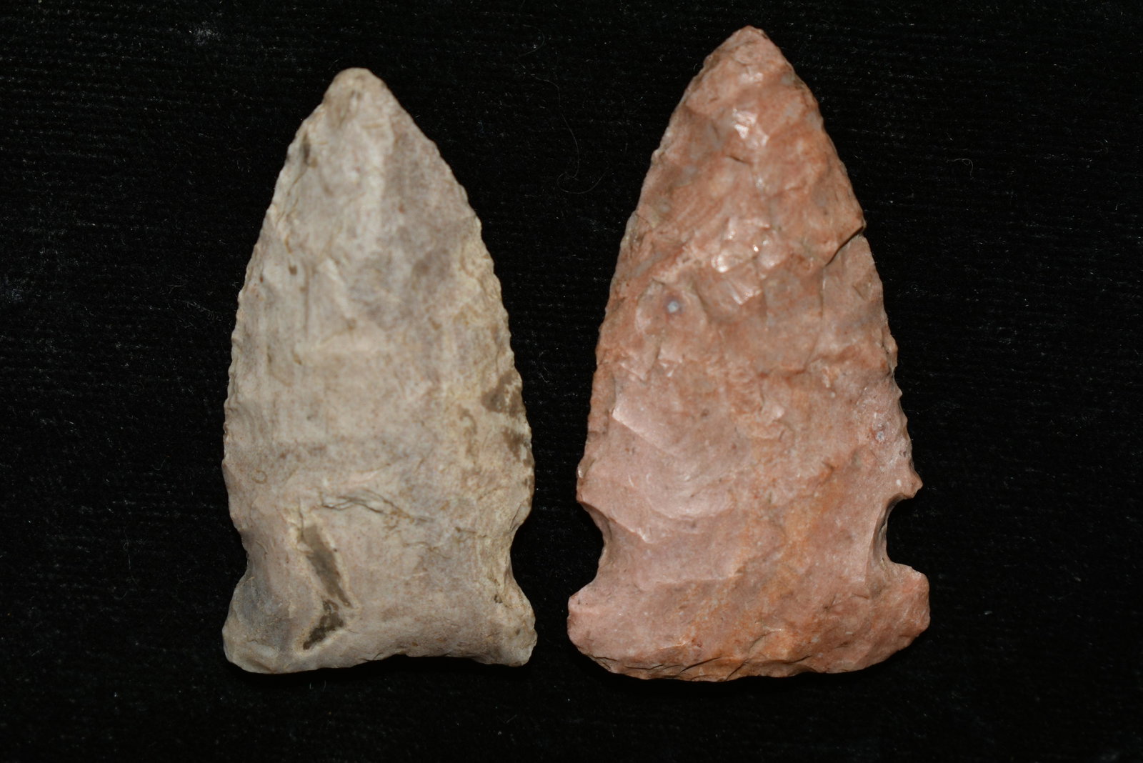 Lot of 2 Godar Points, found in Central Missouri,: Lot of 2 Godar Points, found in Central Missouri, Largest measures 1 7/8" Authentic Native American Artifact