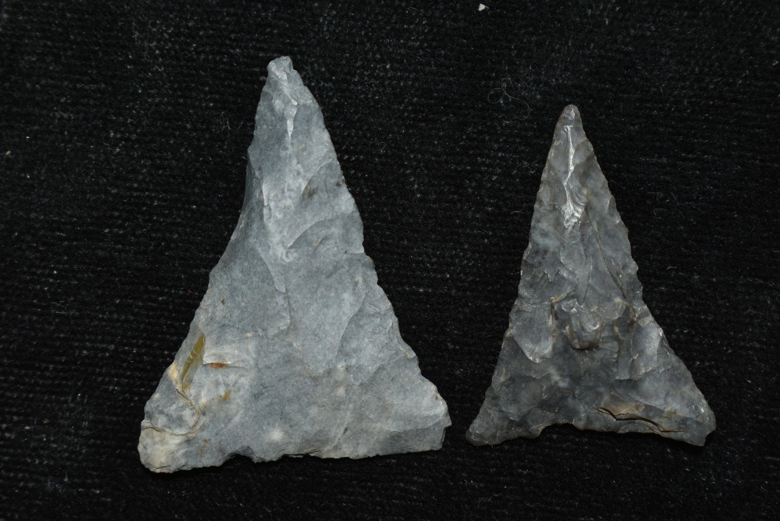 Lot of 2 Fort Ancient Points found in Ohio Authentic: Lot of 2 Fort Ancient Points found in Ohio Authentic Native American Artifact