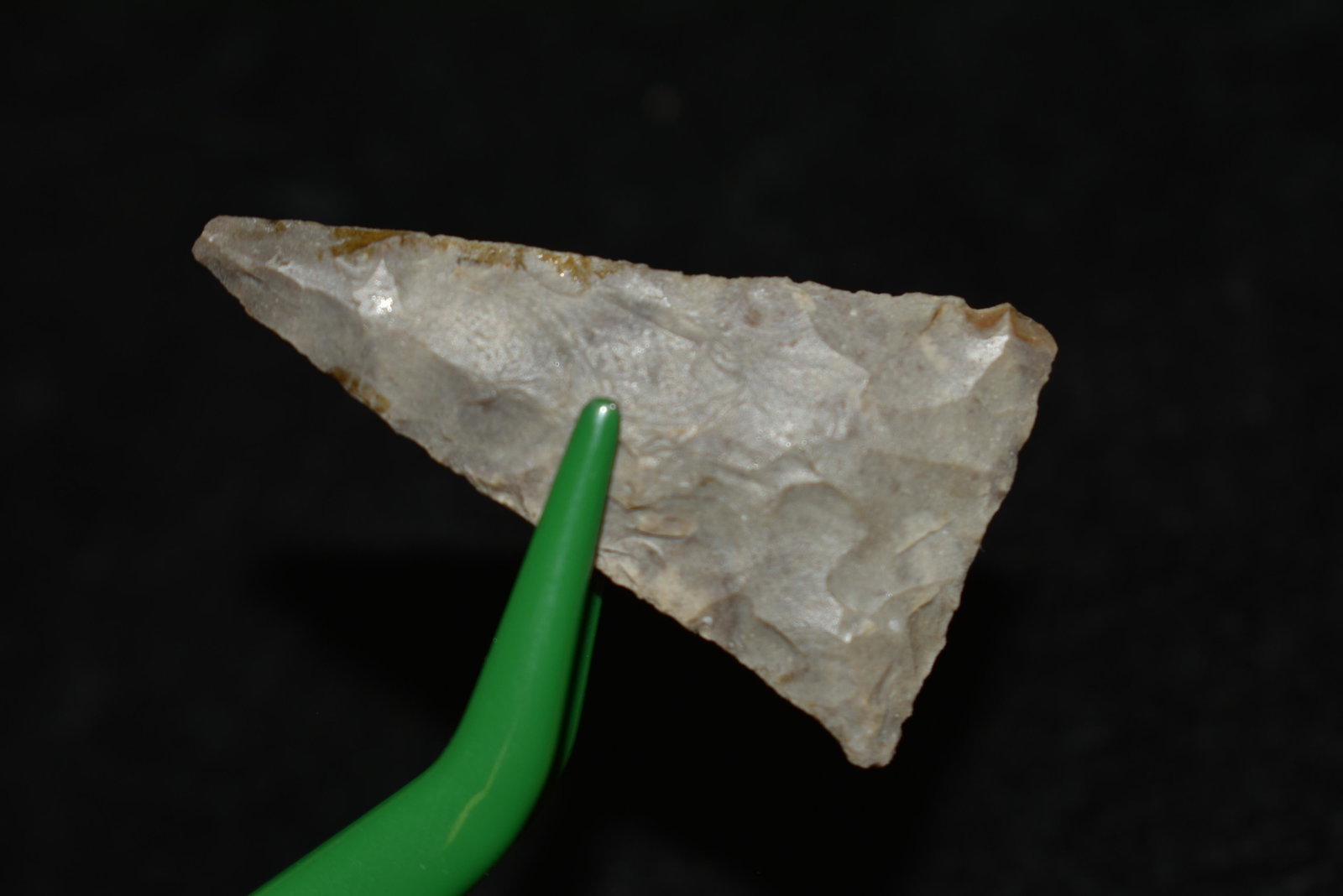 1 1/2" Fort Ancient Point found in Ohio Authentic: 1 1/2" Fort Ancient Point found in Ohio Authentic Native American Artifact