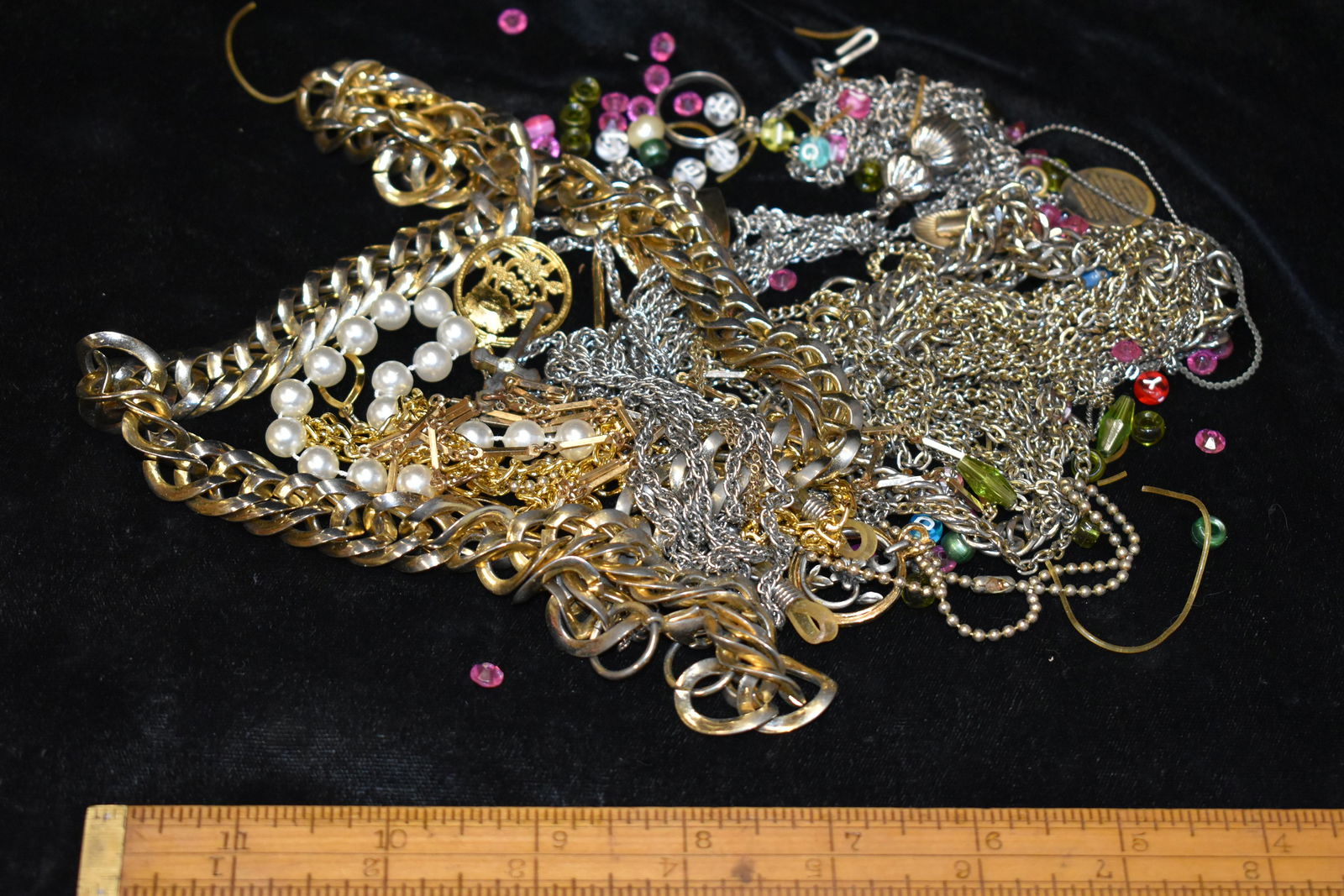 Vintage costume jewelry, Misc. chains and necklaces (1 of 1)