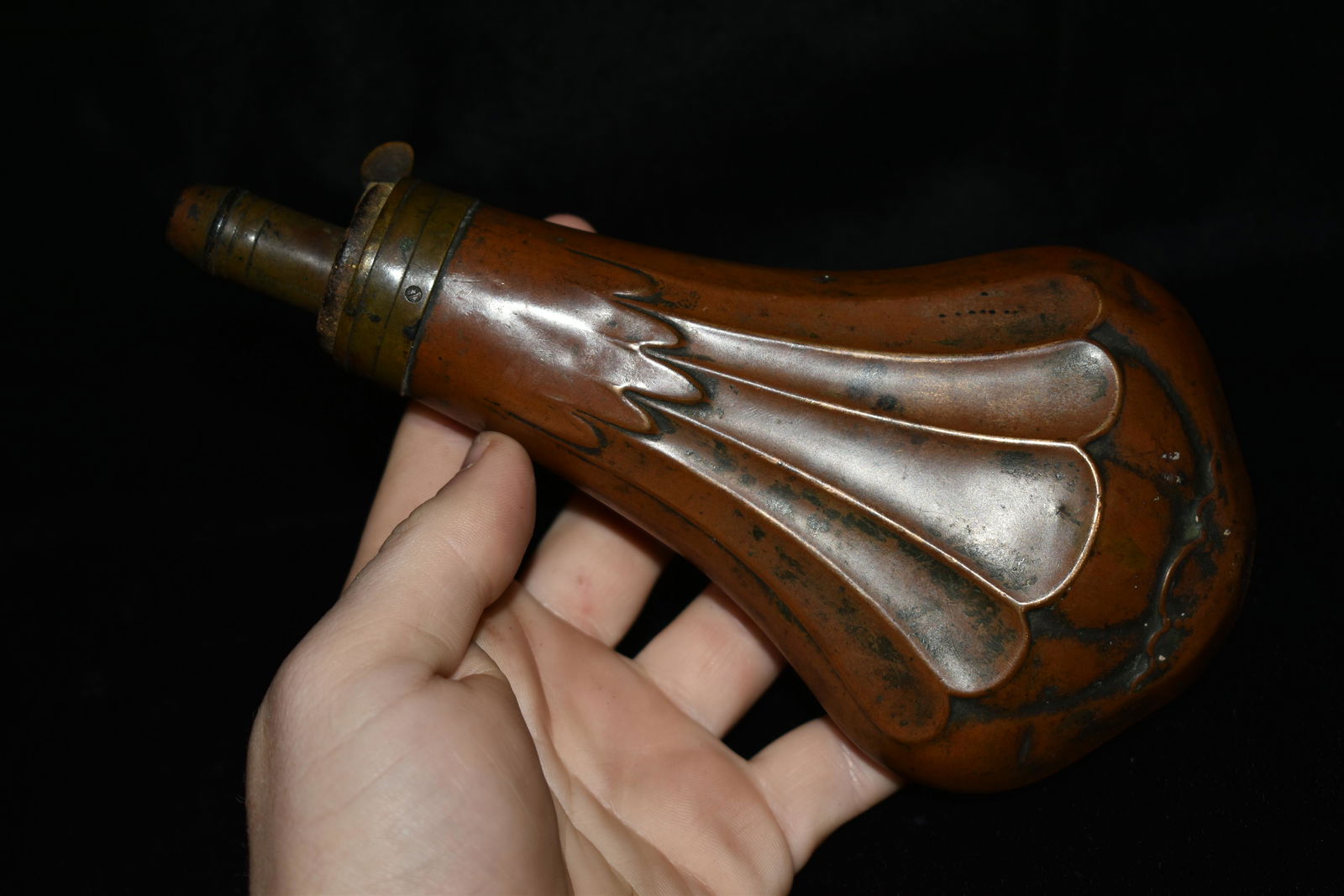 7 3/4" Powder Flask (1 of 5)