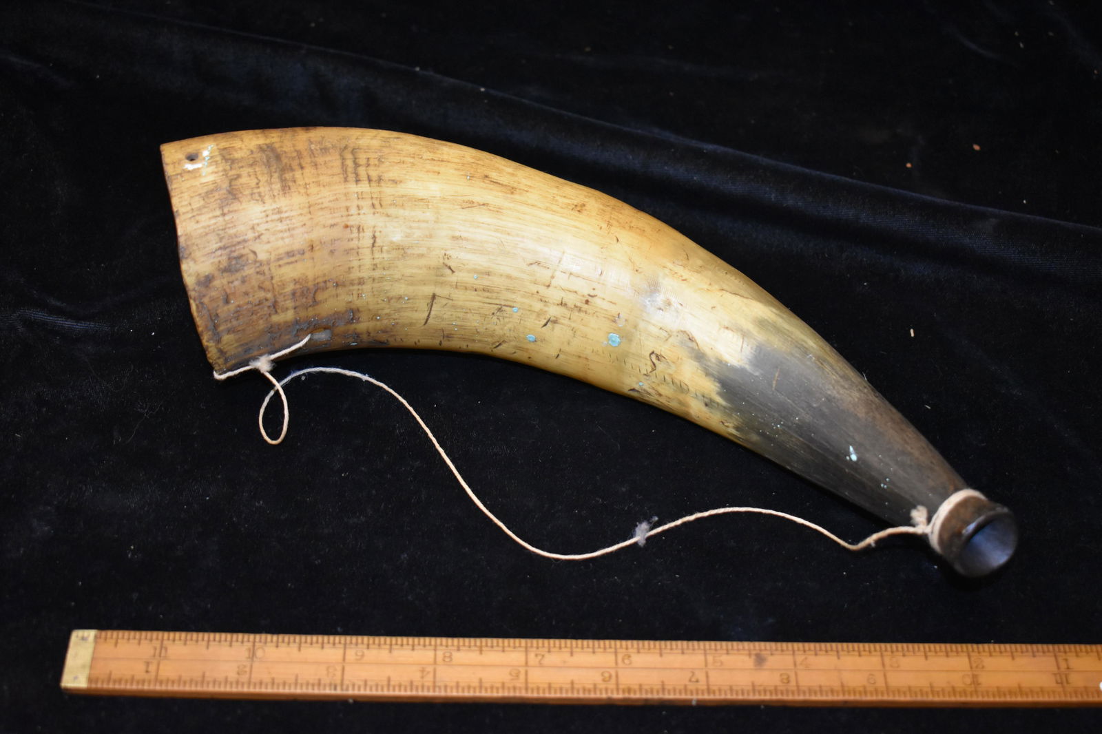 10" Powderhorn With Strap, Vintage/Antiques: 10" Powderhorn With Strap, Vintage/Antiques