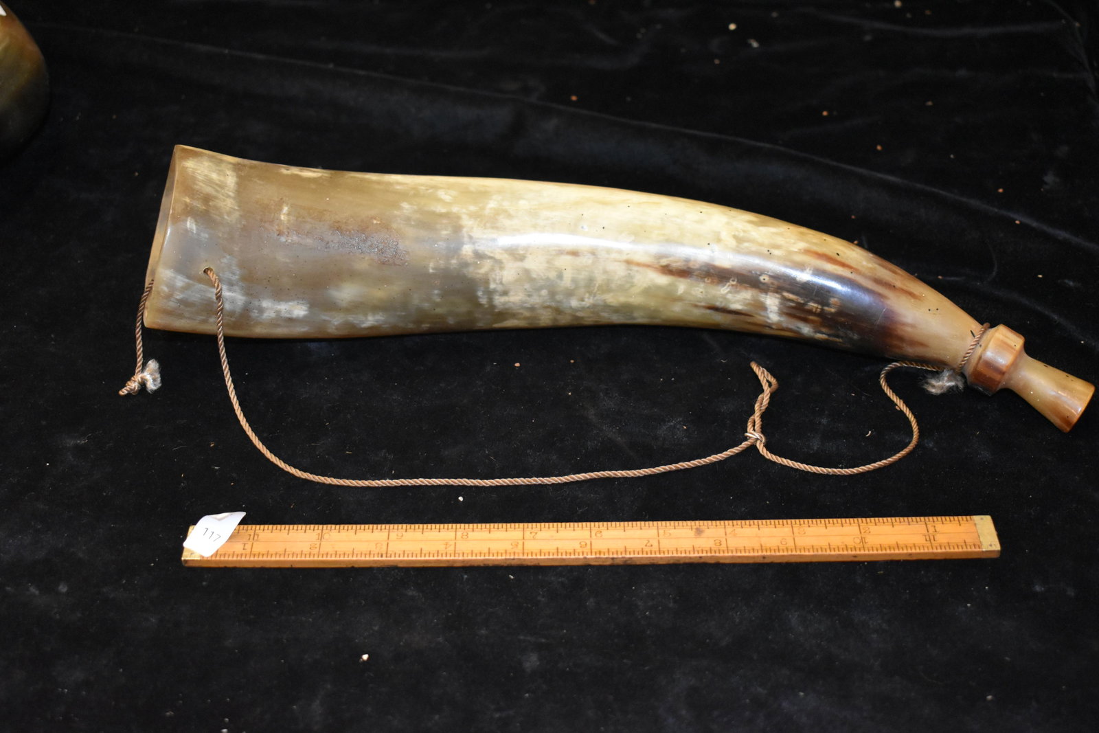 14 1/2" Powderhorn With Cord, Vintage/Antiques: 14 1/2" Powderhorn With Cord, Vintage/Antiques